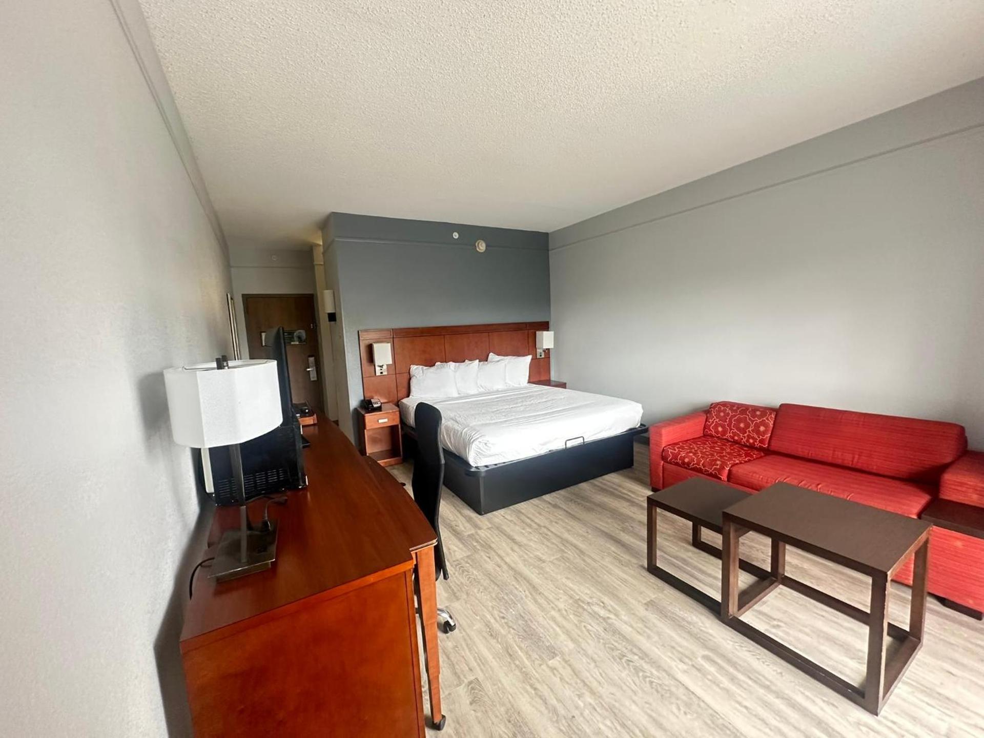 Super 8 by Wyndham Dallas Love Field Airport photo 47