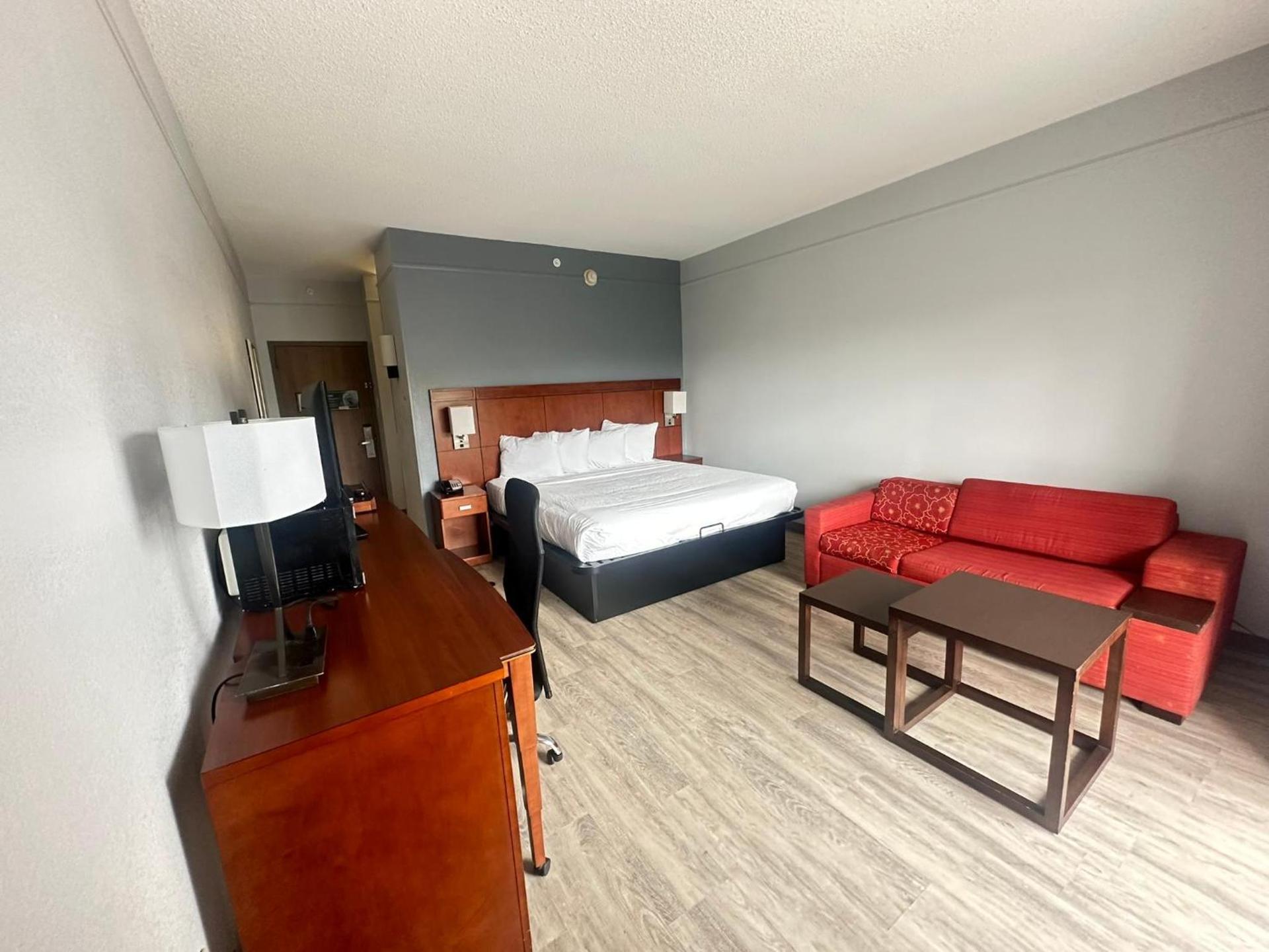 Super 8 by Wyndham Dallas Love Field Airport photo 50