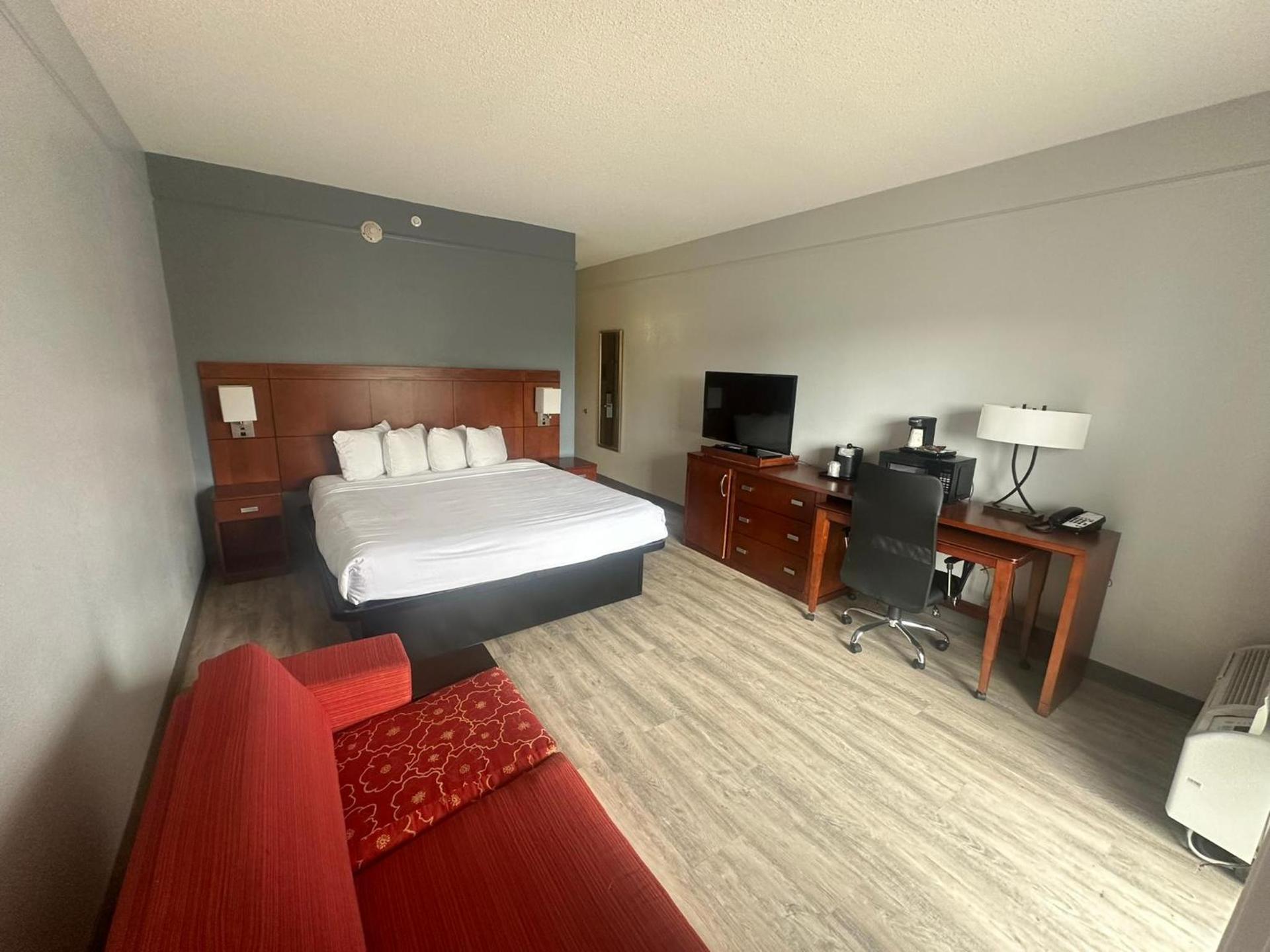 Super 8 by Wyndham Dallas Love Field Airport photo 51