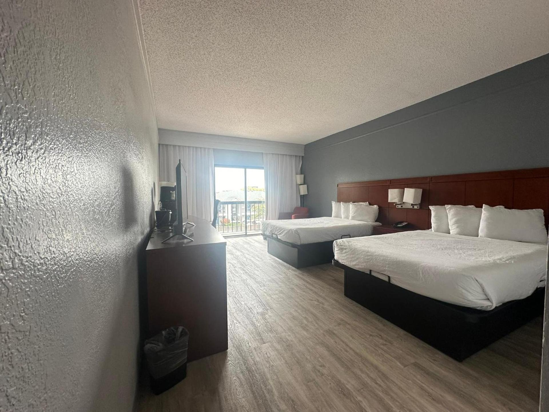 Super 8 by Wyndham Dallas Love Field Airport photo 58