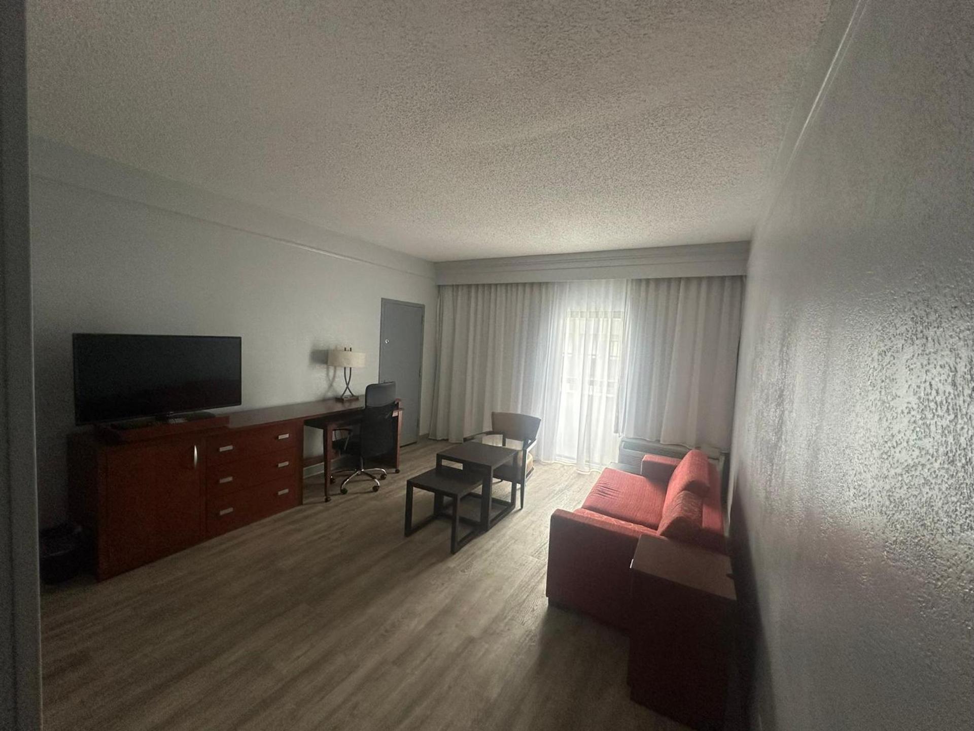 Super 8 by Wyndham Dallas Love Field Airport photo 59