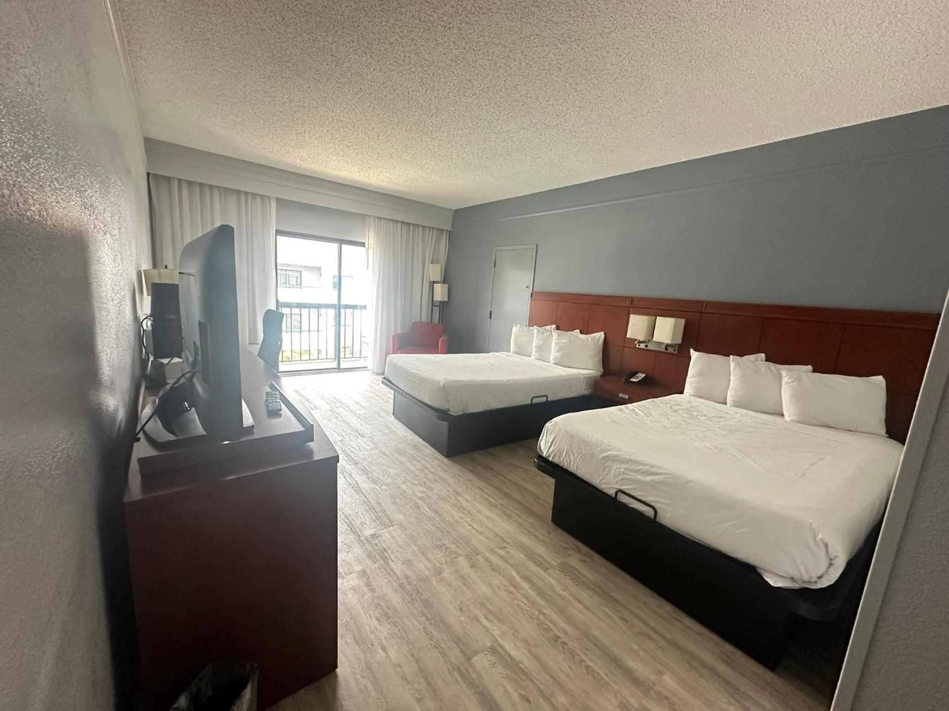 Super 8 by Wyndham Dallas Love Field Airport photo 63