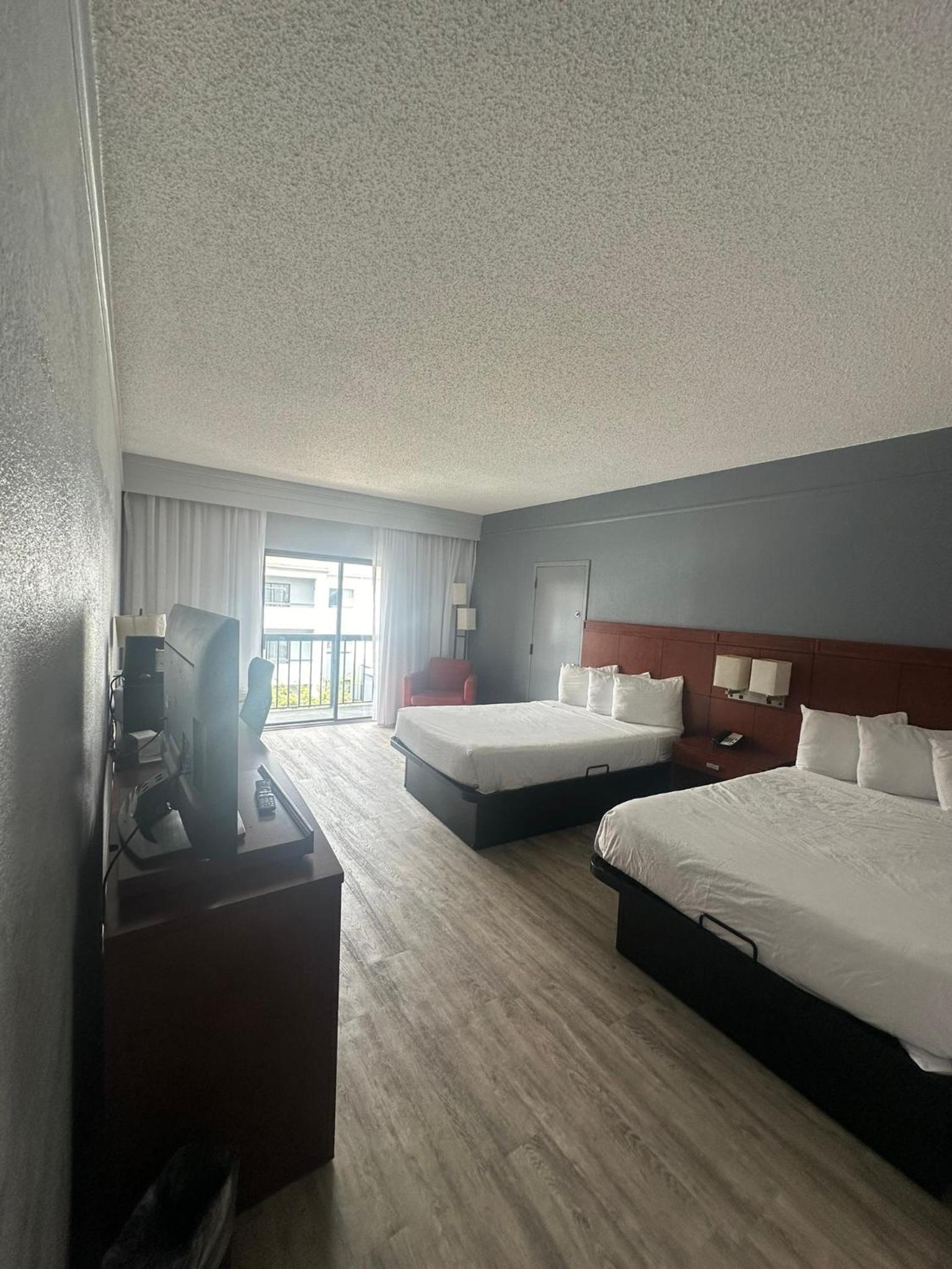 Super 8 by Wyndham Dallas Love Field Airport photo 67