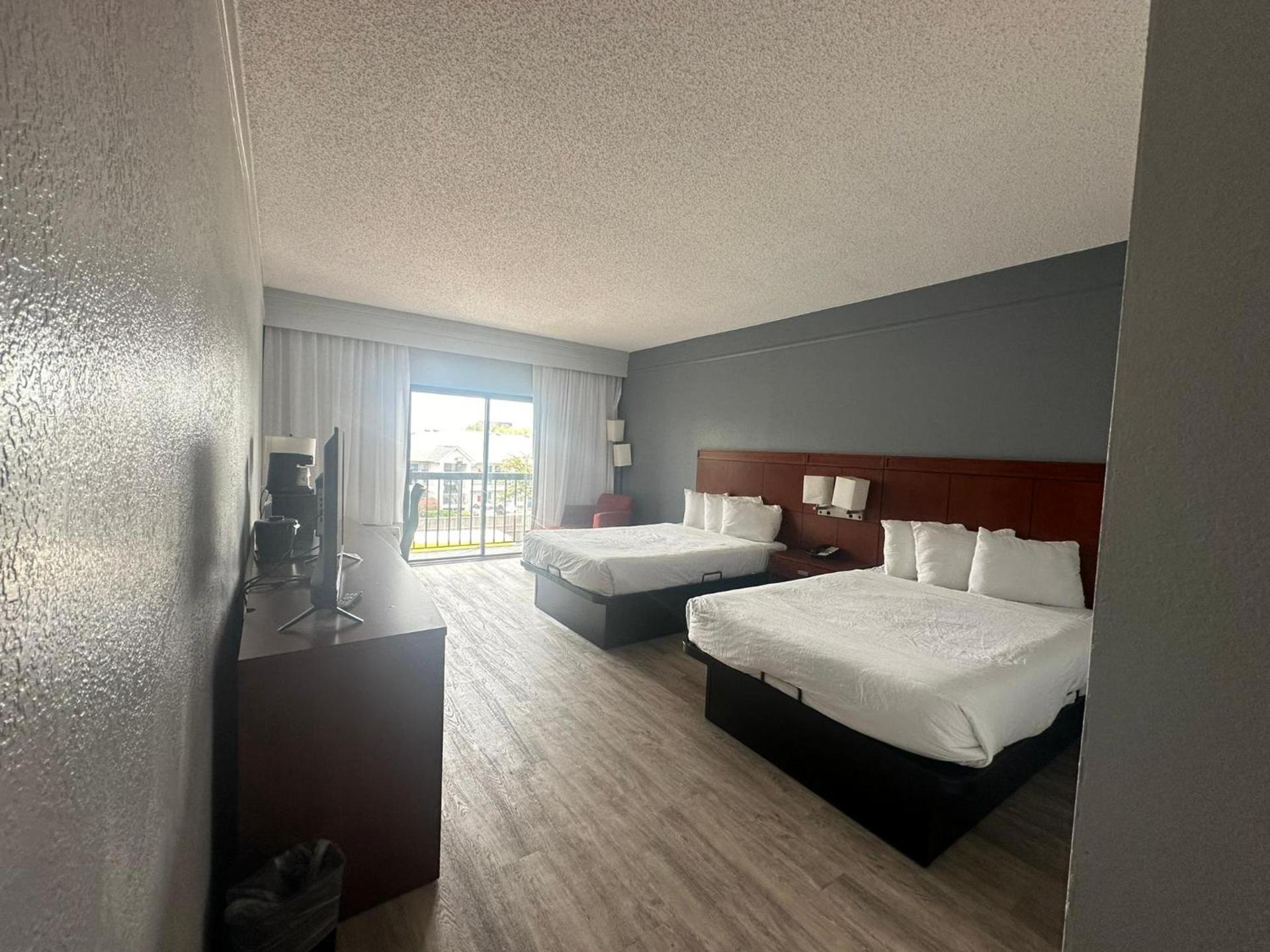 Super 8 by Wyndham Dallas Love Field Airport photo 68