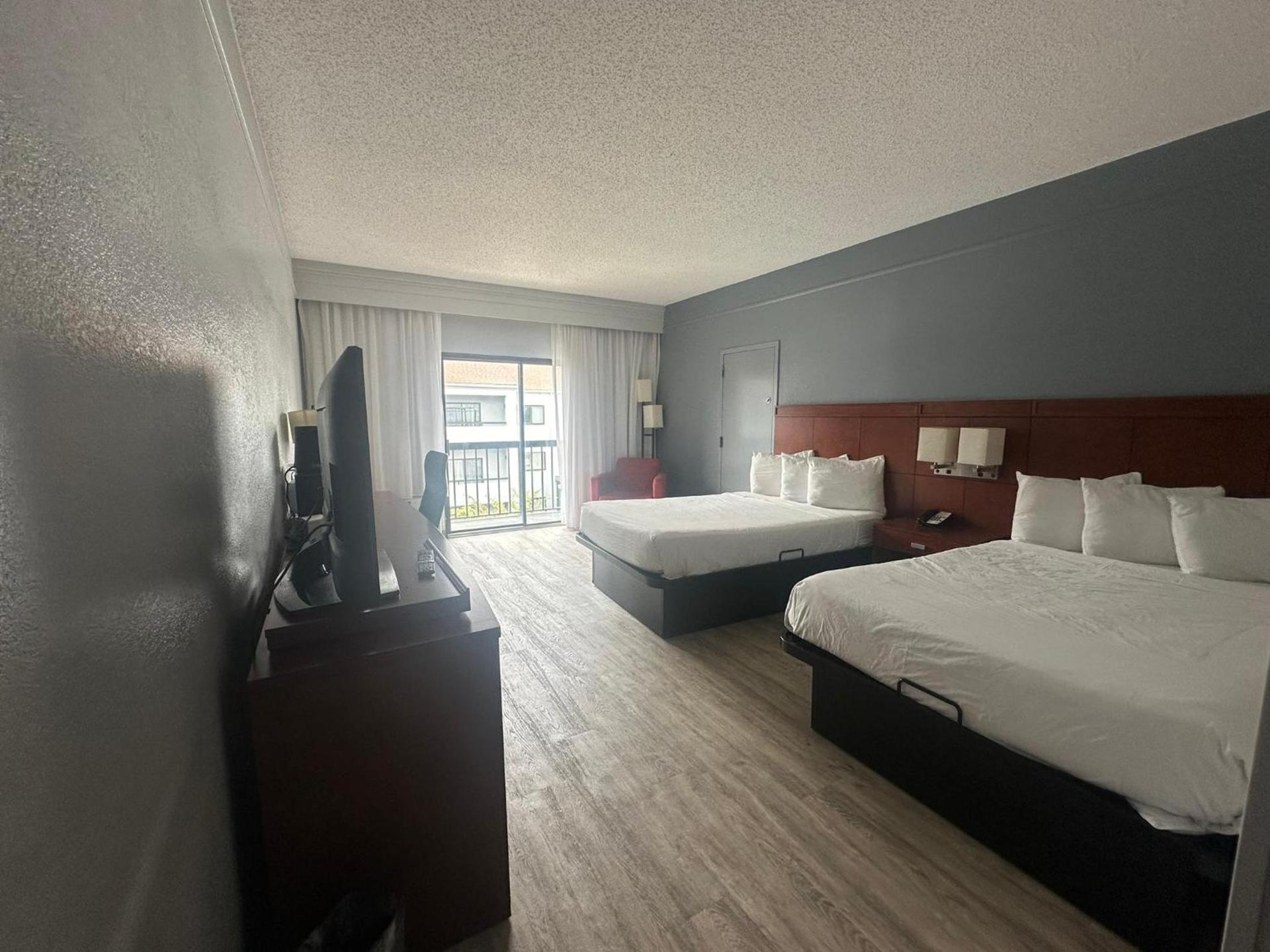 Super 8 by Wyndham Dallas Love Field Airport photo 69