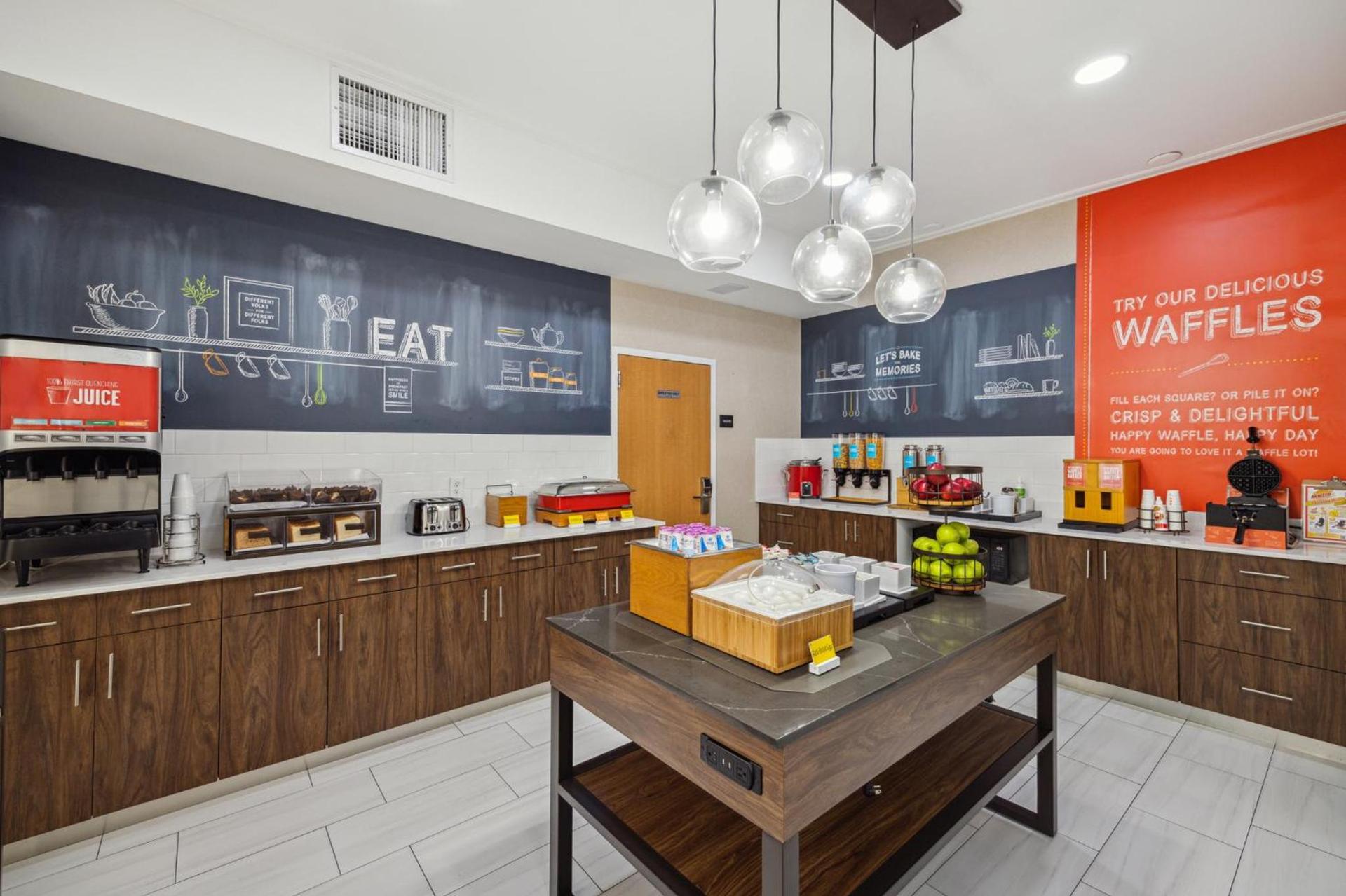 Hampton Inn - Houston/Brookhollow photo 49