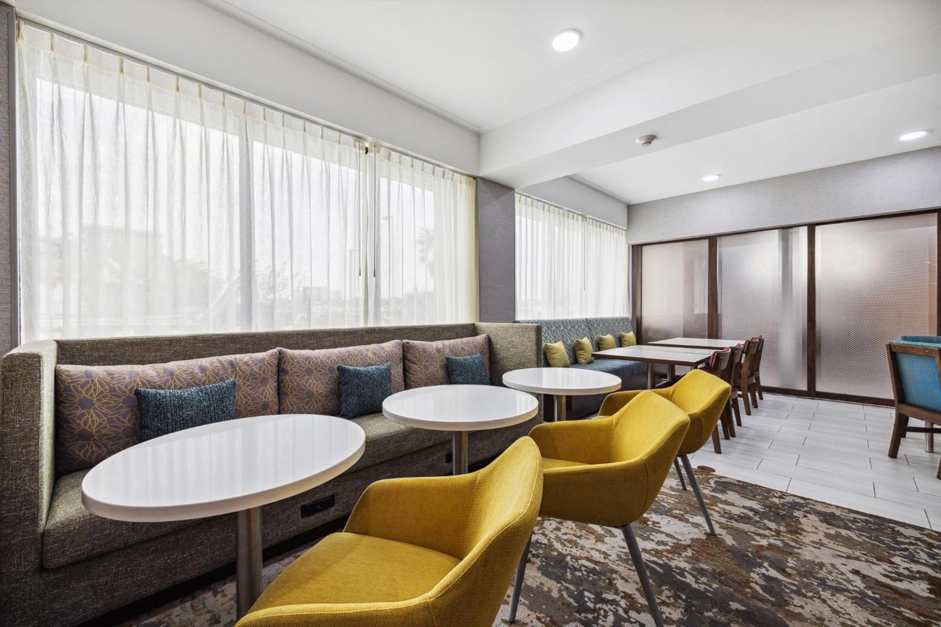Hampton Inn - Houston/Brookhollow photo 48