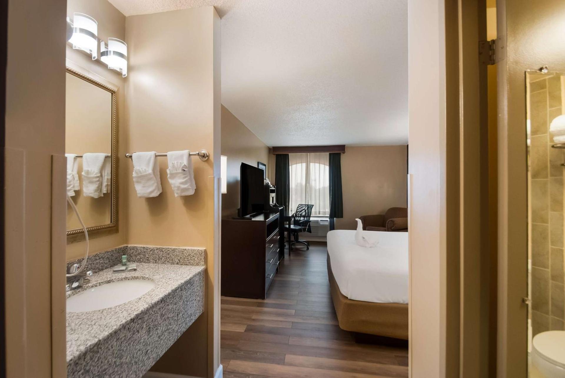 Best Western Springfield photo 17