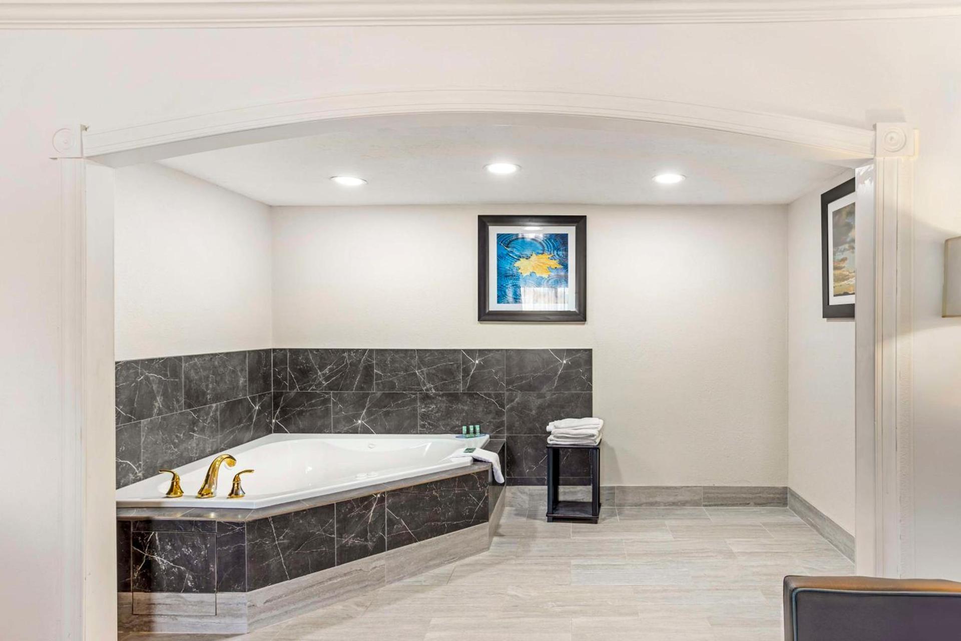 Best Western Westgate Inn photo 35