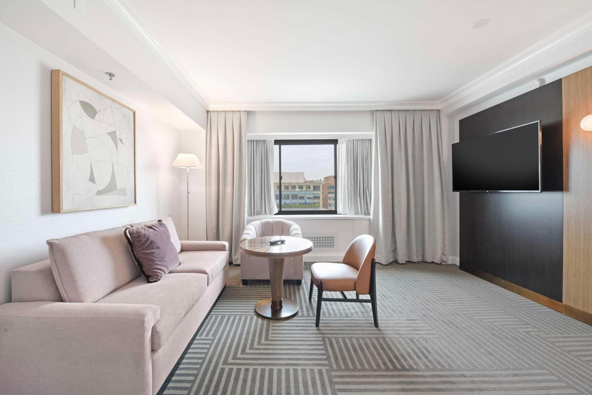 Capital Hilton photo 56