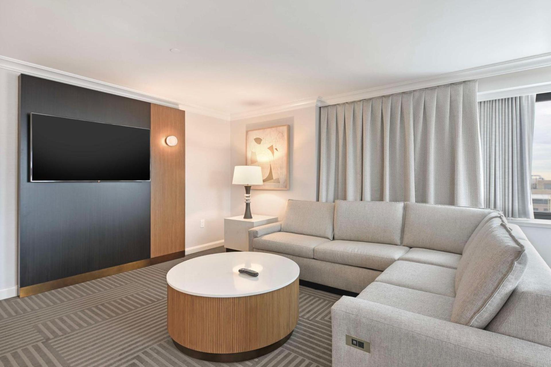 Capital Hilton photo 55
