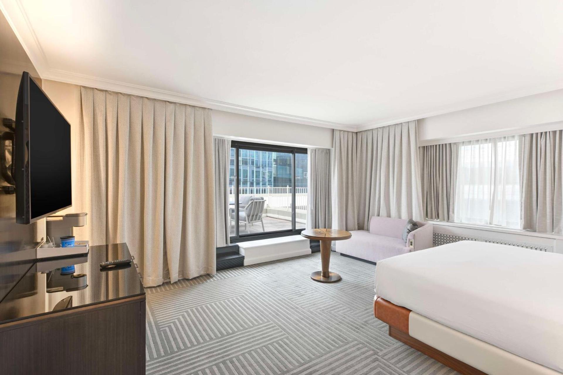 Capital Hilton photo 80