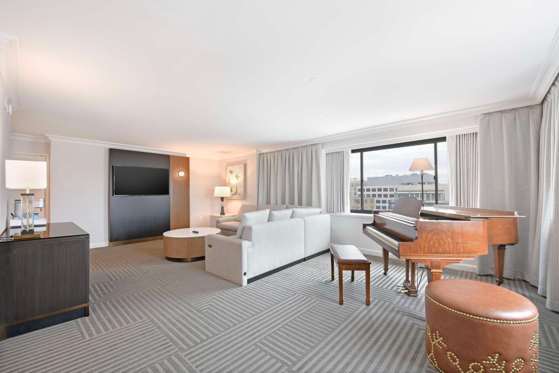Capital Hilton photo 82