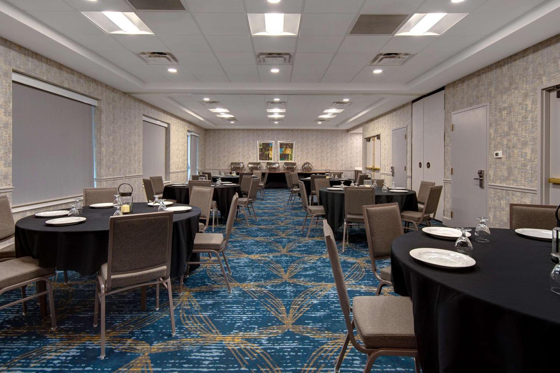 Hilton Garden Inn Detroit Metro Airport photo 46