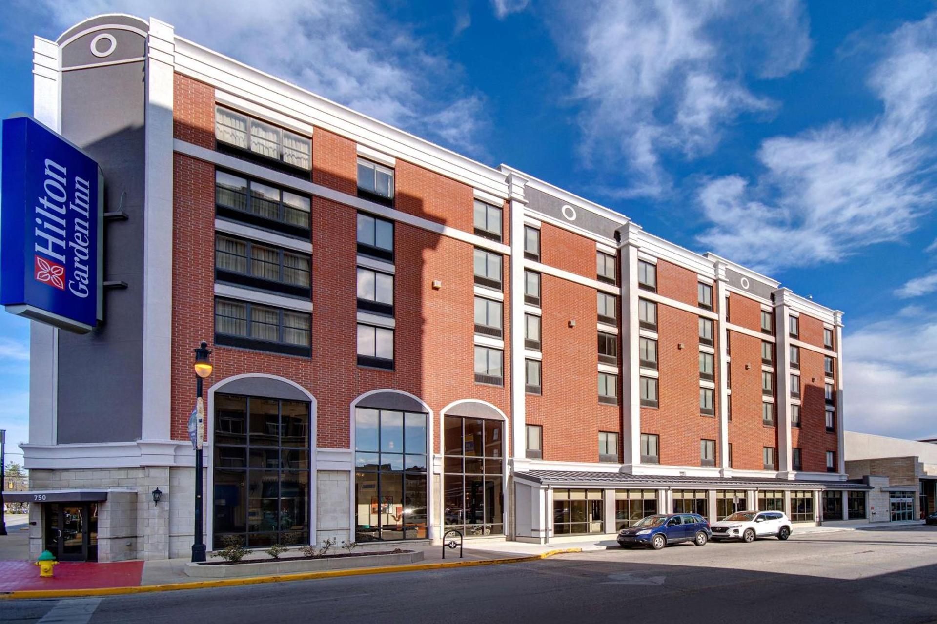 Hilton Garden Inn Terre Haute photo 2