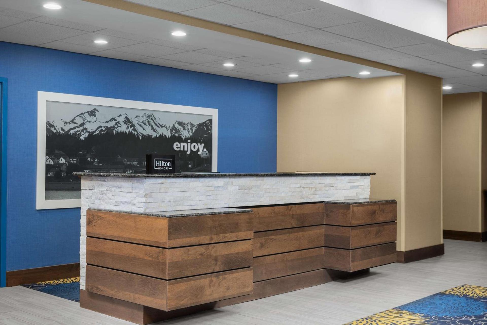 Hampton Inn Syracuse Clay photo 15