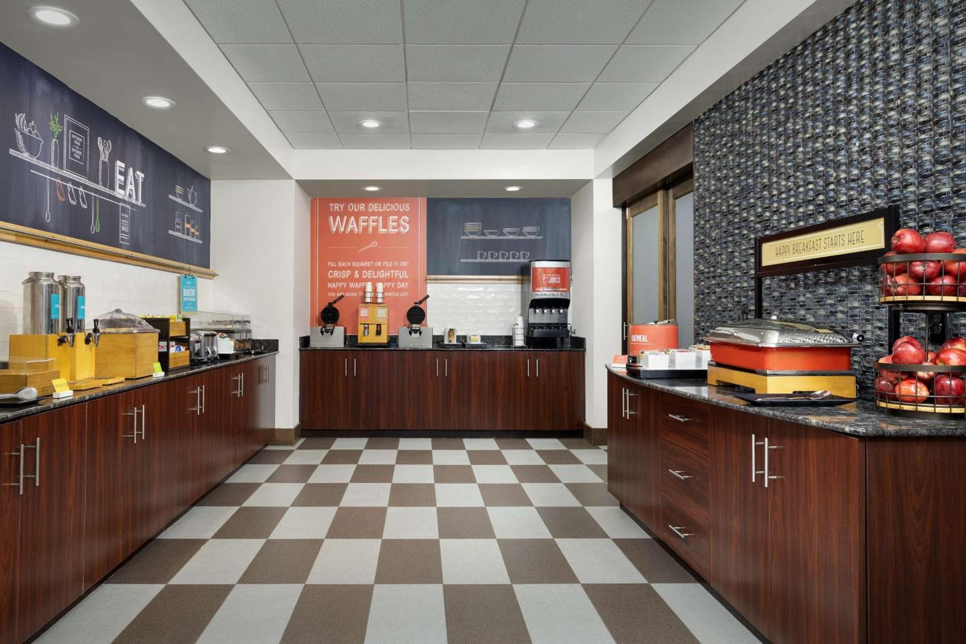 Hampton Inn Syracuse Clay photo 3
