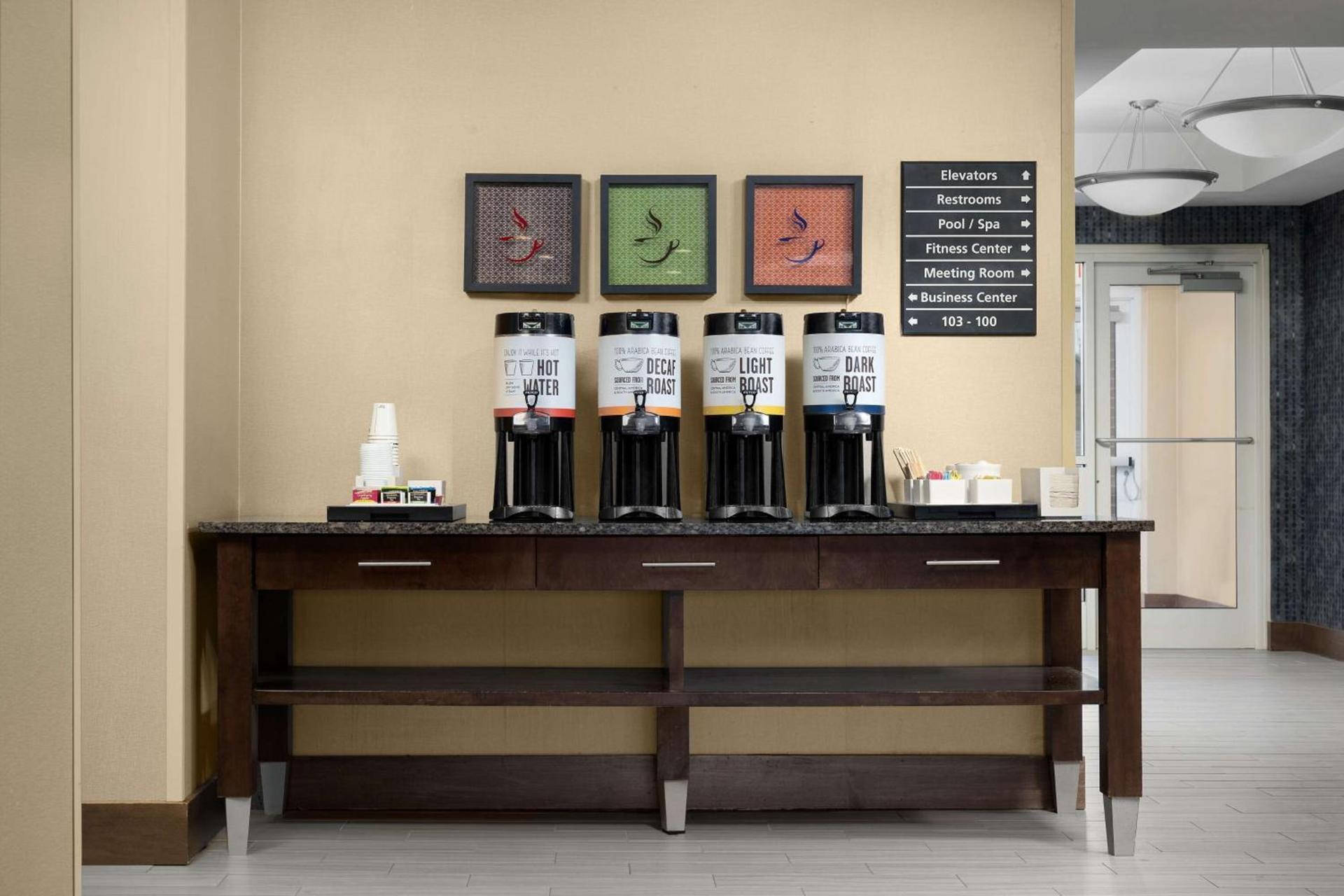 Hampton Inn Syracuse Clay photo 22