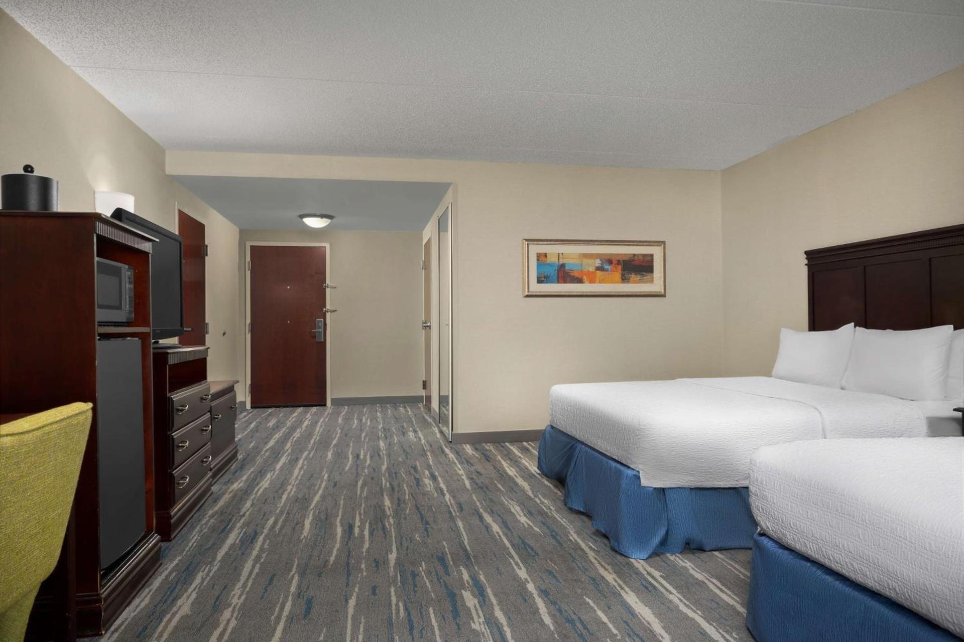 Hampton Inn Syracuse Clay photo 26