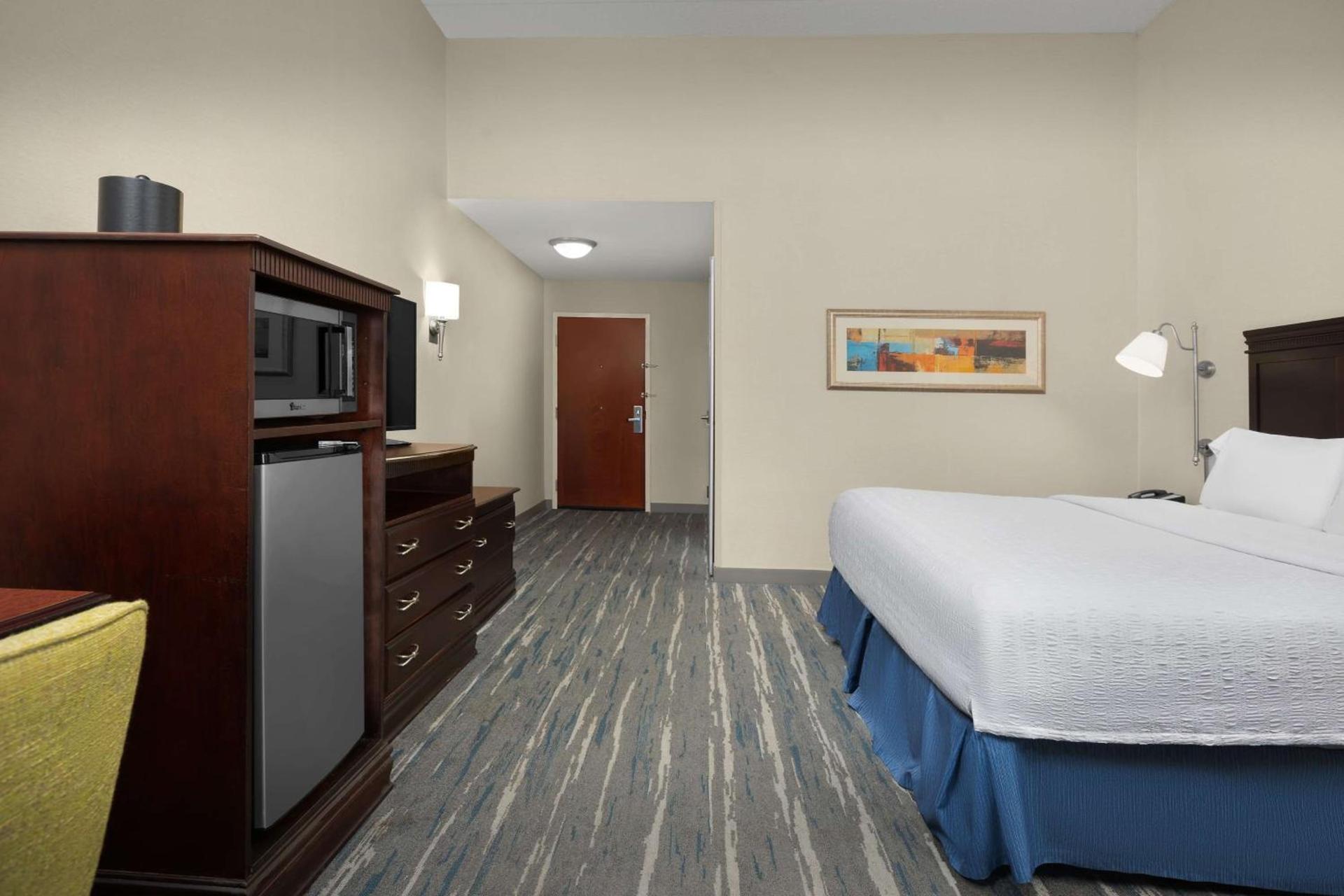 Hampton Inn Syracuse Clay photo 21