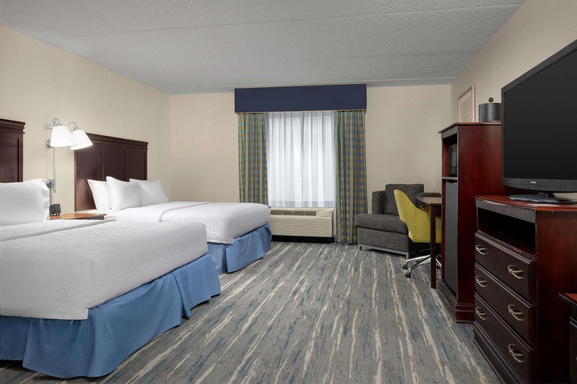 Hampton Inn Syracuse Clay photo 11
