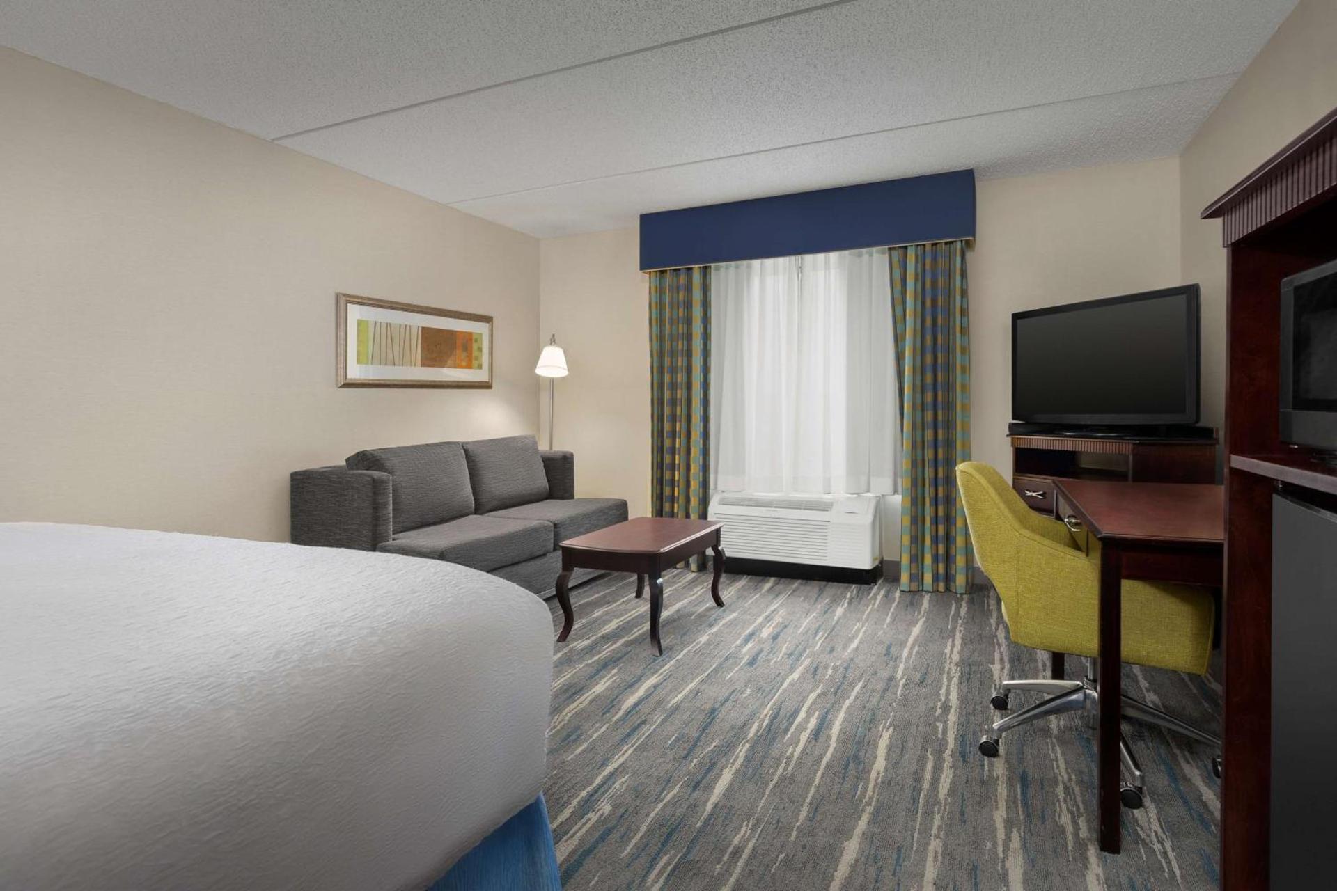 Hampton Inn Syracuse Clay photo 25