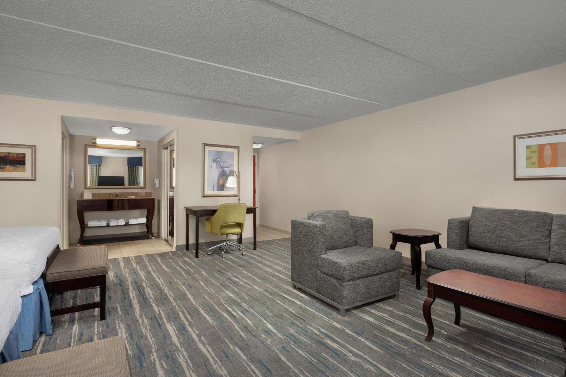Hampton Inn Syracuse Clay photo 5