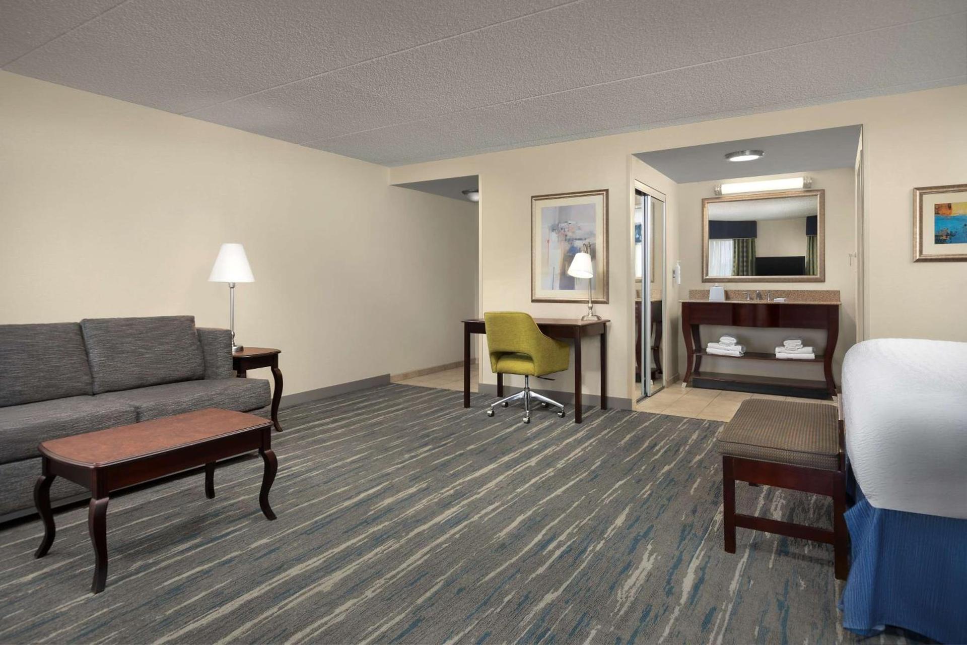 Hampton Inn Syracuse Clay photo 7