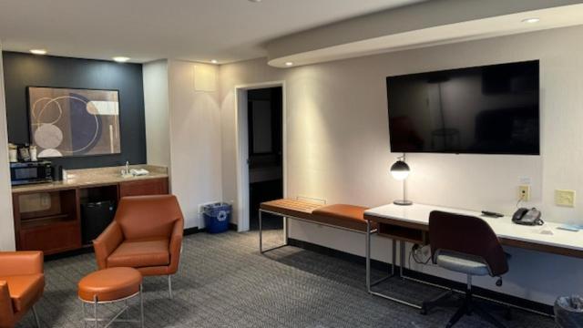 Courtyard by Marriott Kingston photo 5