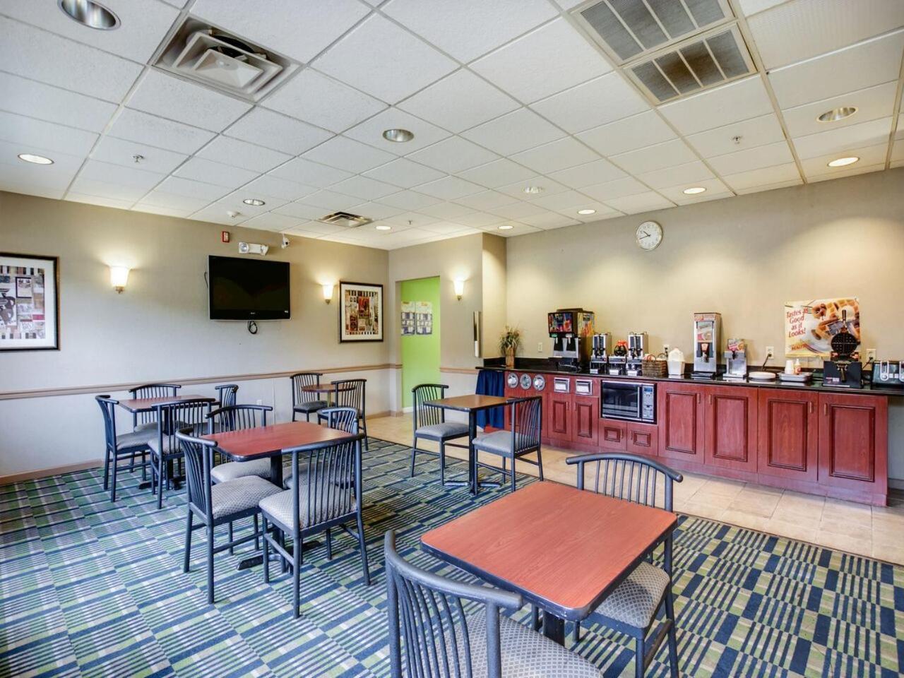 Scottish Inn Whippany photo 18