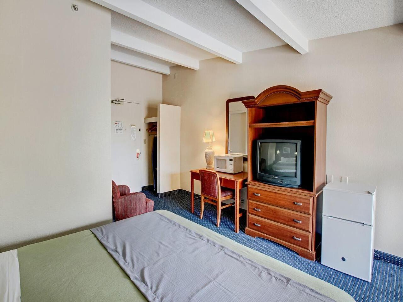 Scottish Inn Whippany photo 13