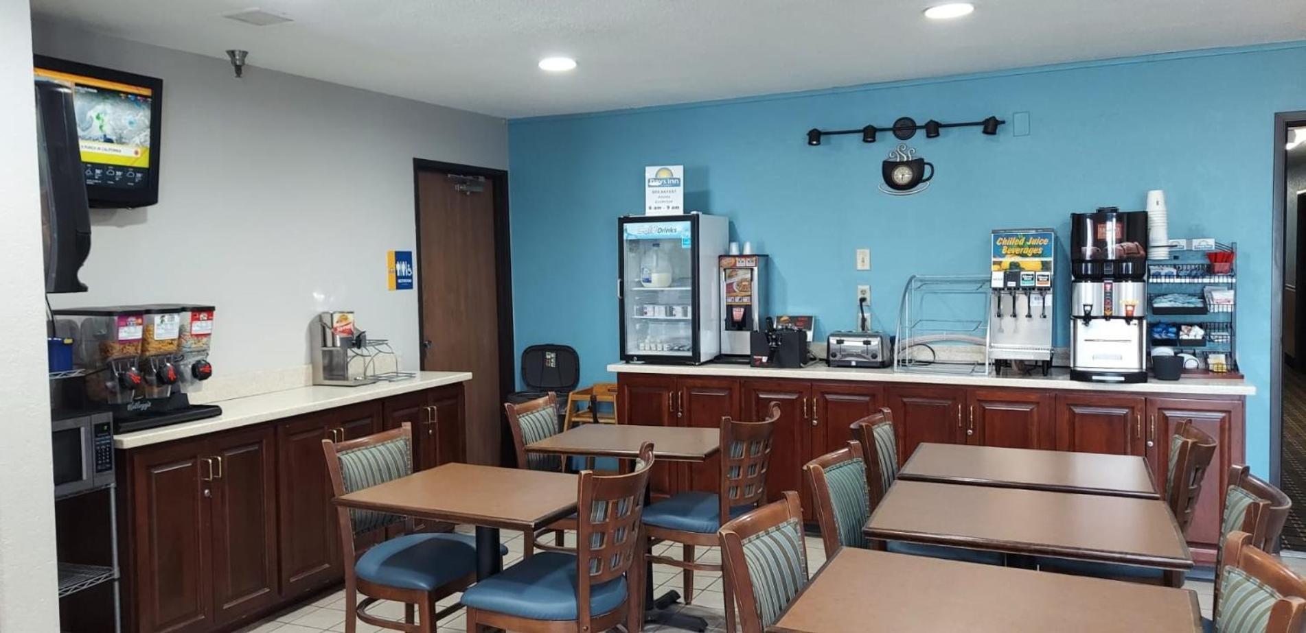 Days Inn by Wyndham Willmar photo 42