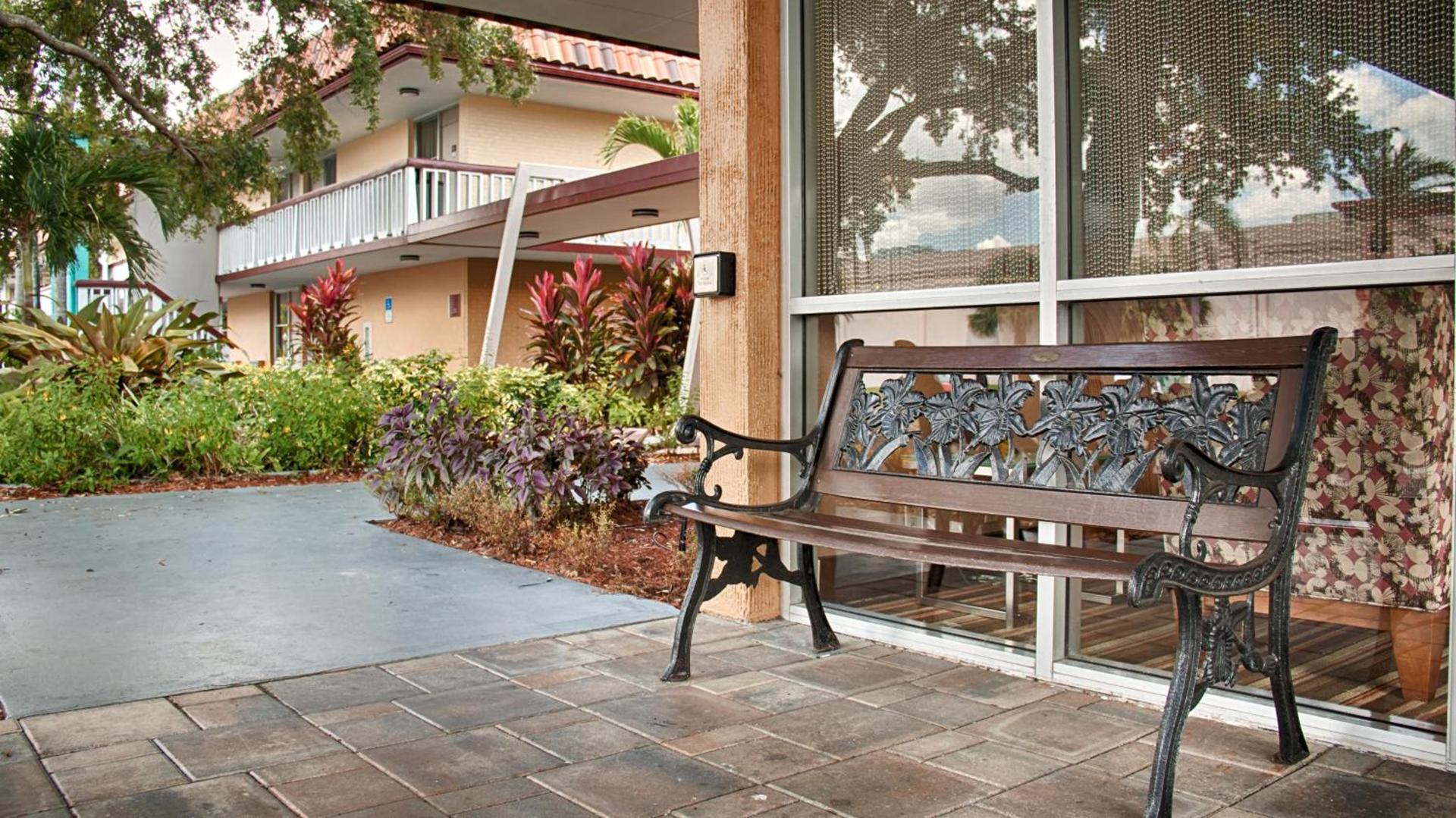 Baymont by Wyndham Sarasota photo 12