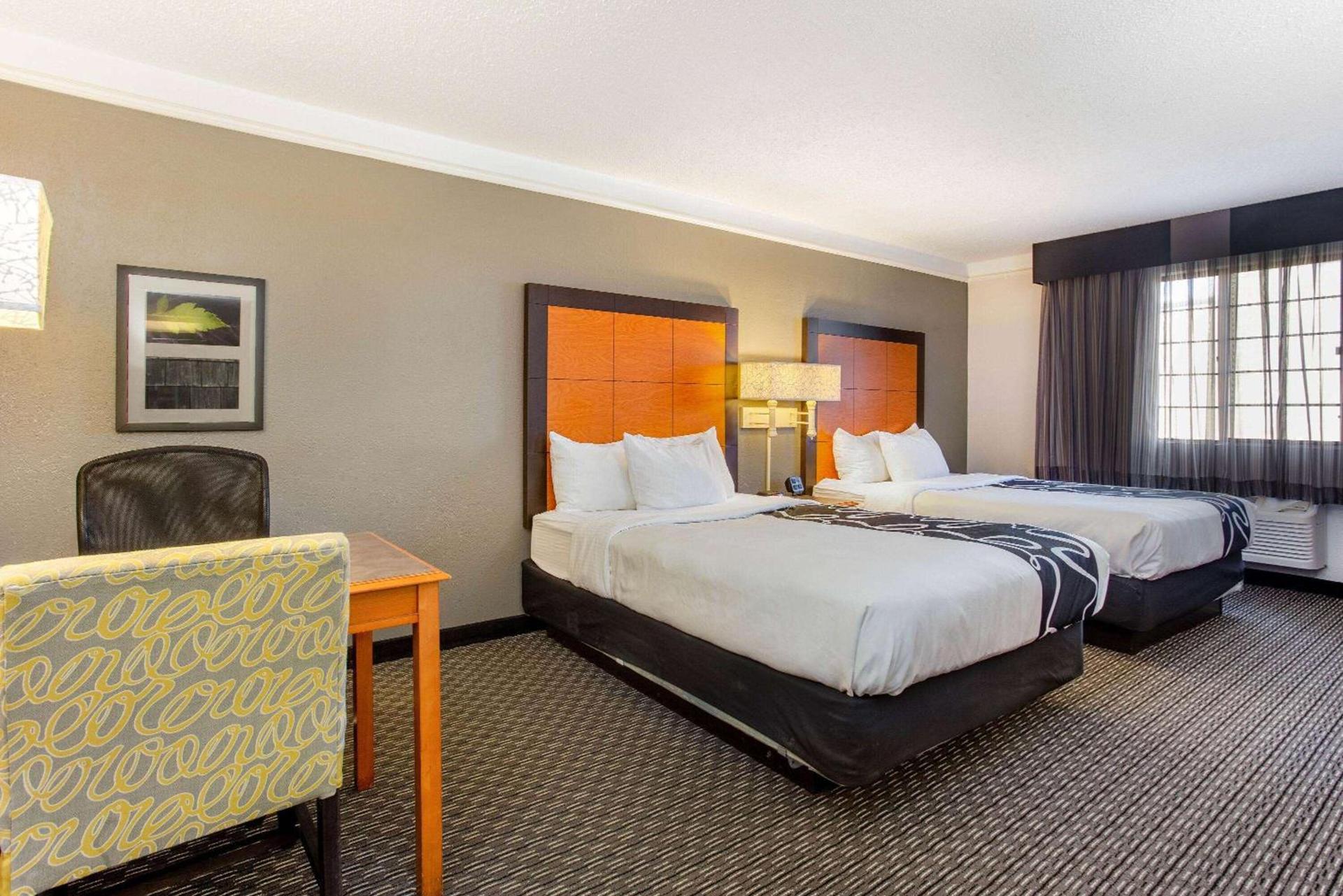 La Quinta Inn by Wyndham Champaign photo 22