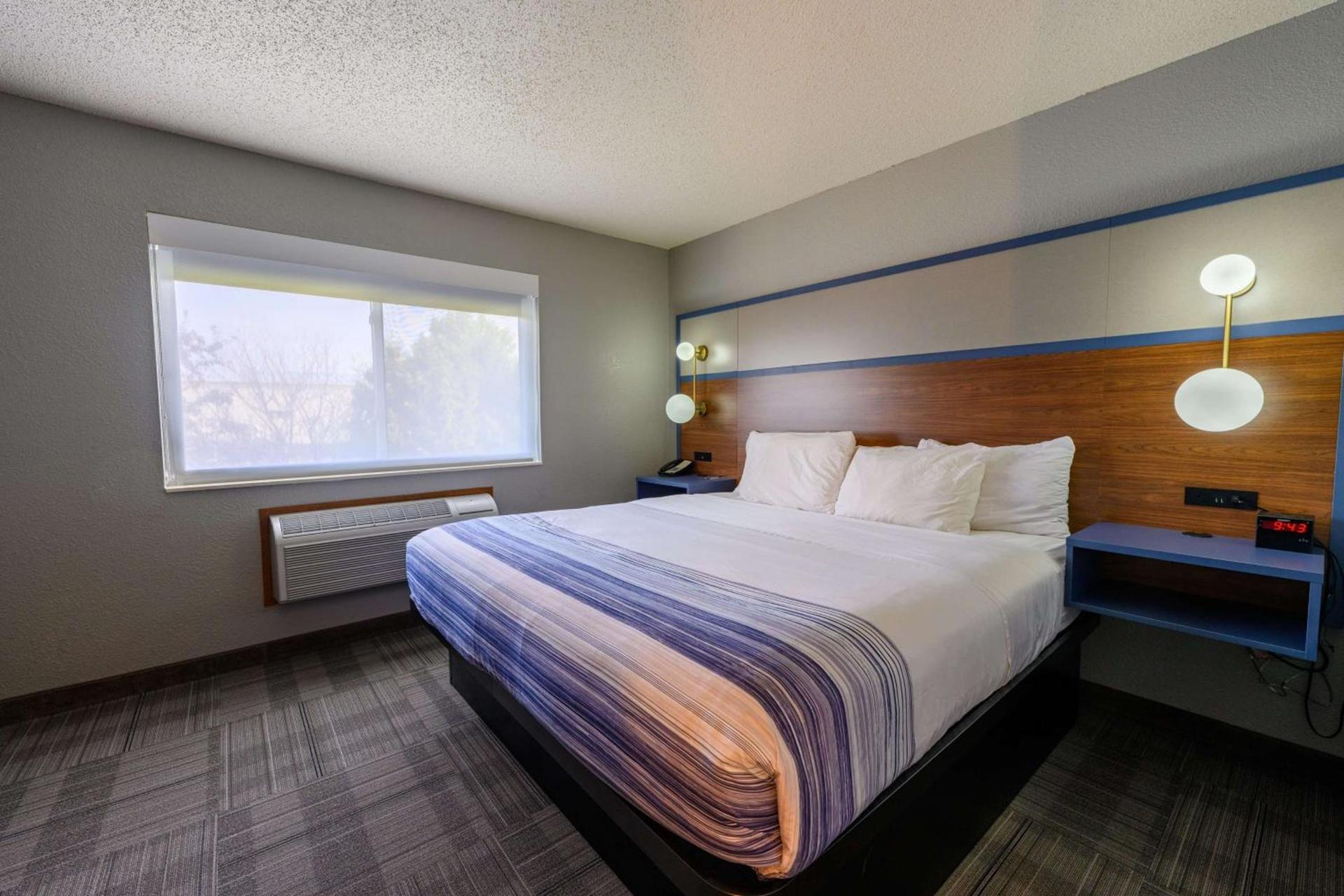 AmericInn by Wyndham Monroe photo 32