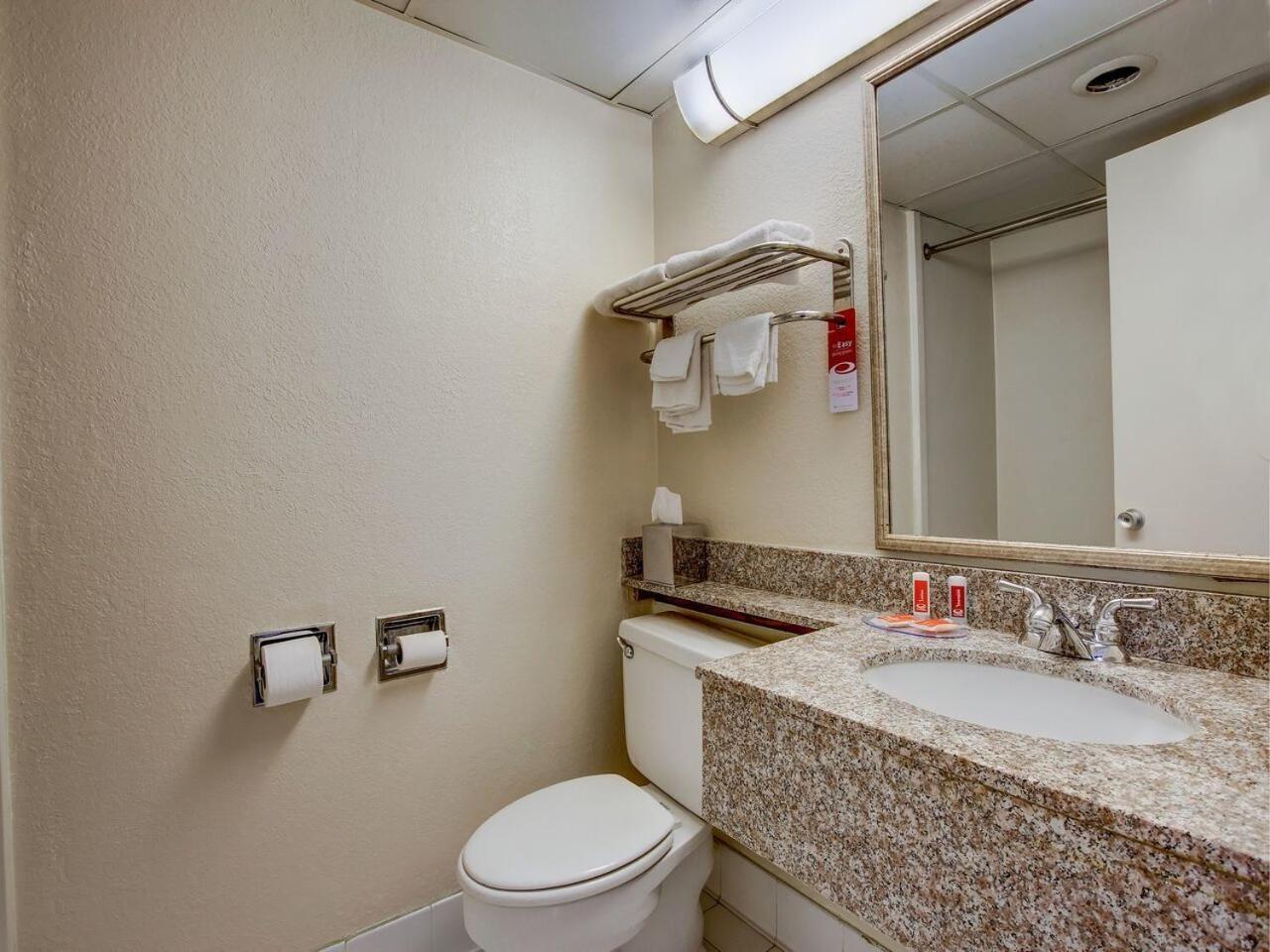 Red Carpet INN Whippany photo 2
