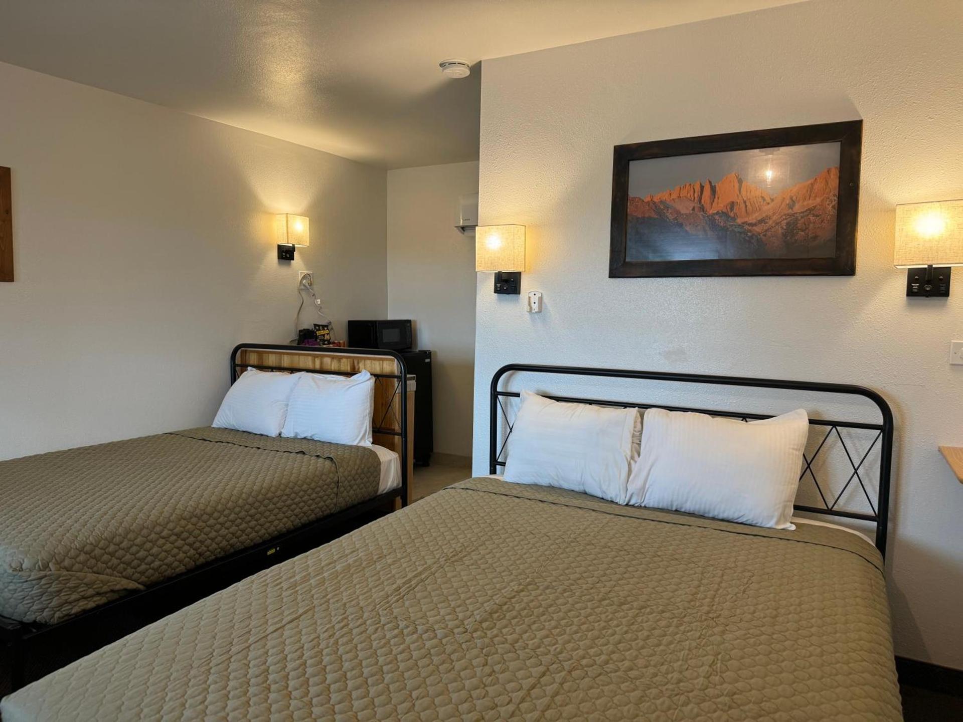 Eastern Sierra Motor Lodge photo 5