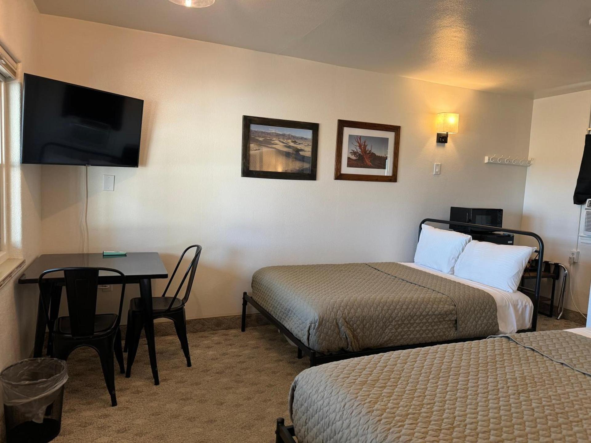 Eastern Sierra Motor Lodge photo 10