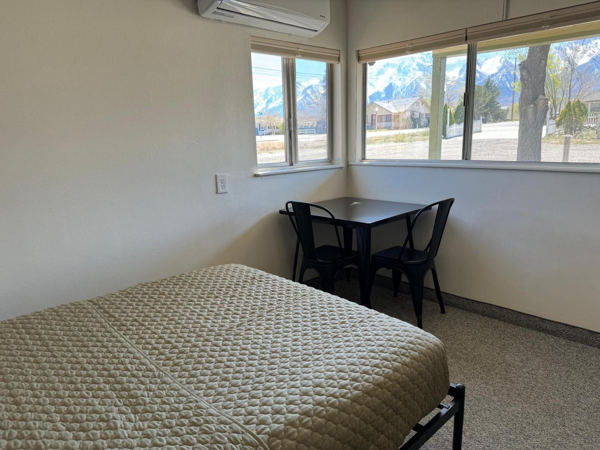 Eastern Sierra Motor Lodge photo 13