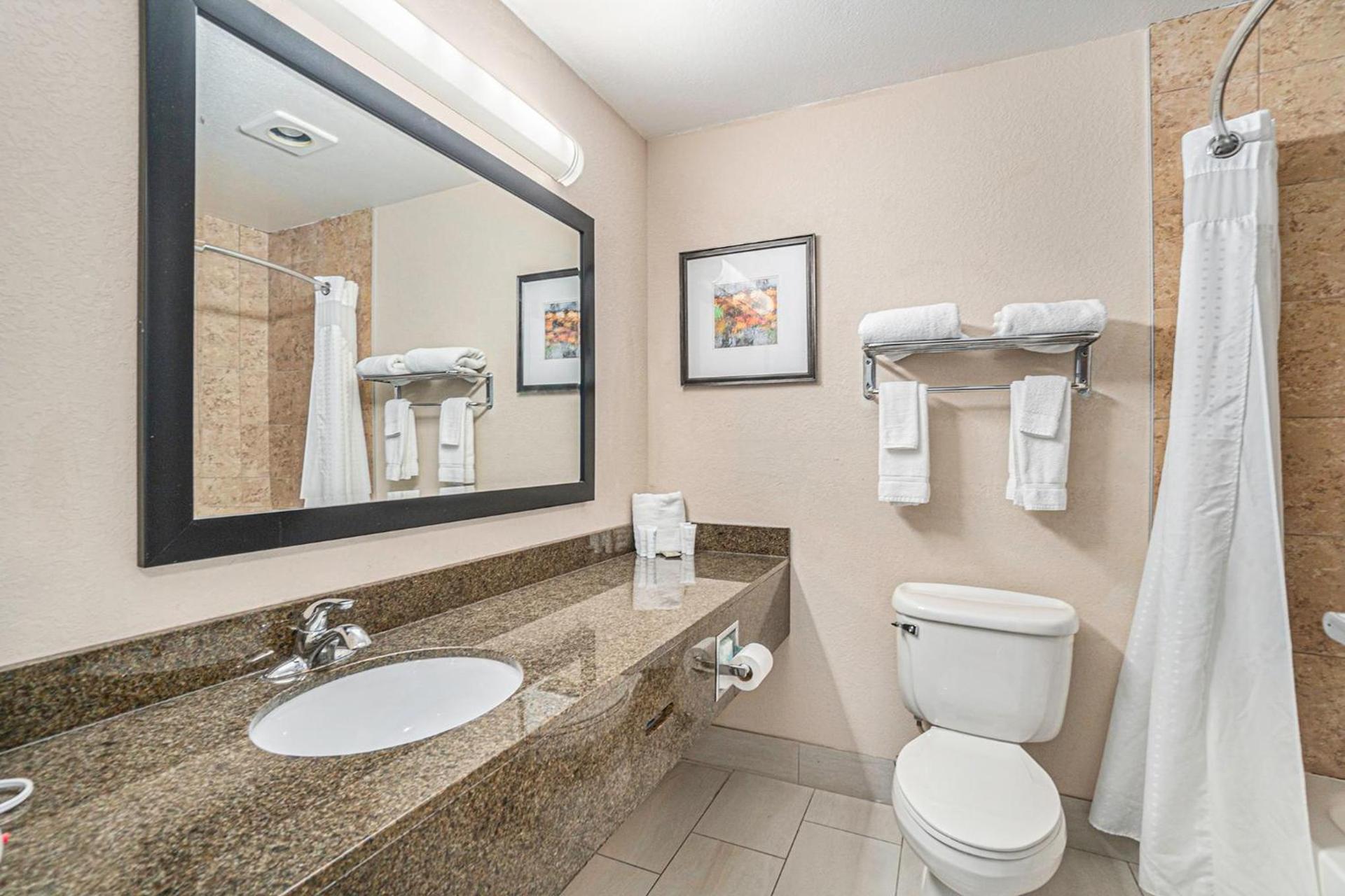 Country Inn & Suites by Radisson, South Haven, MI photo 18