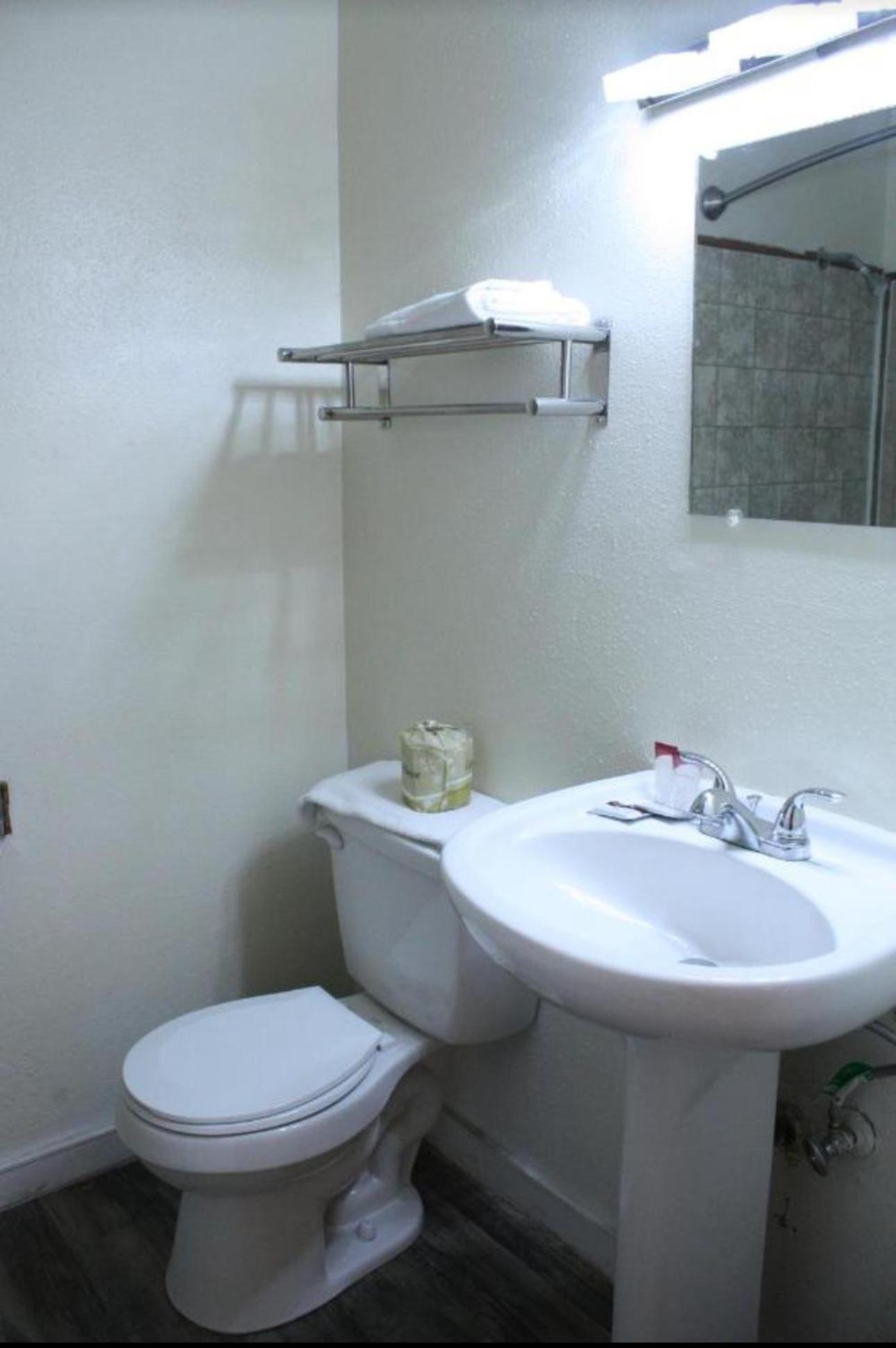 Nampa Downtown Inn photo 21