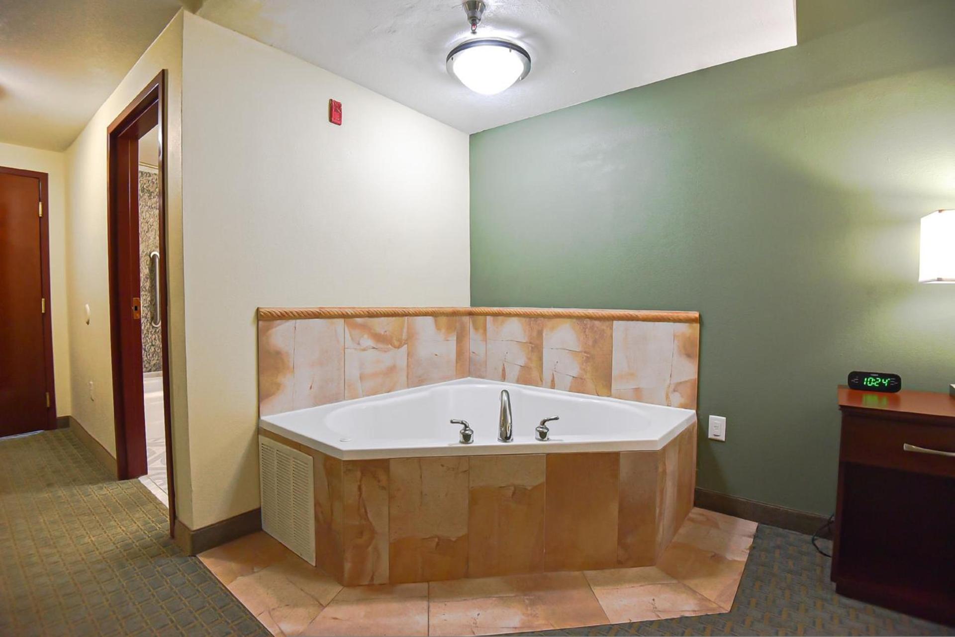 Holiday Inn Express & Suites Cocoa by IHG photo 55