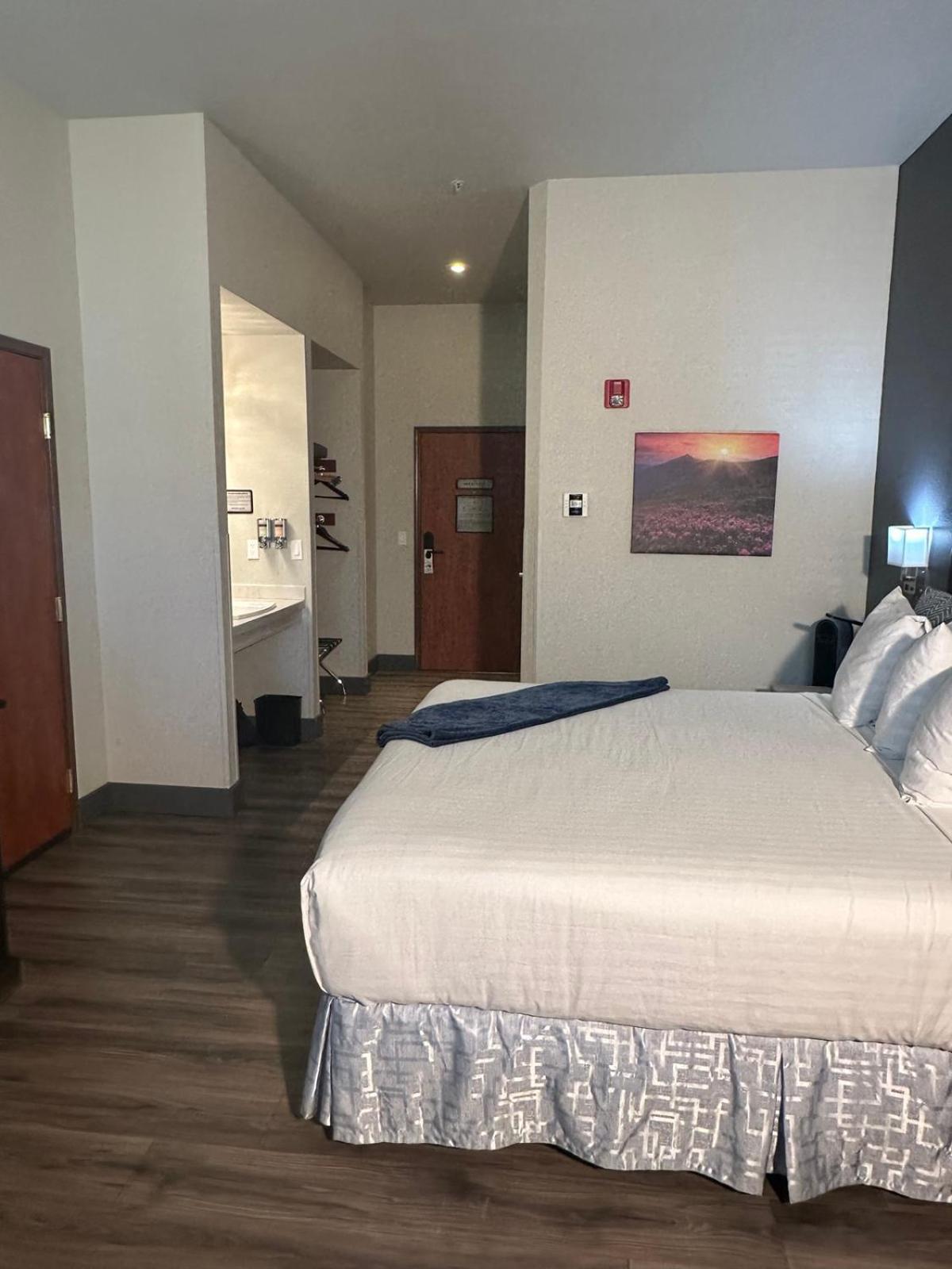 Wood River Inn & Suite photo 59