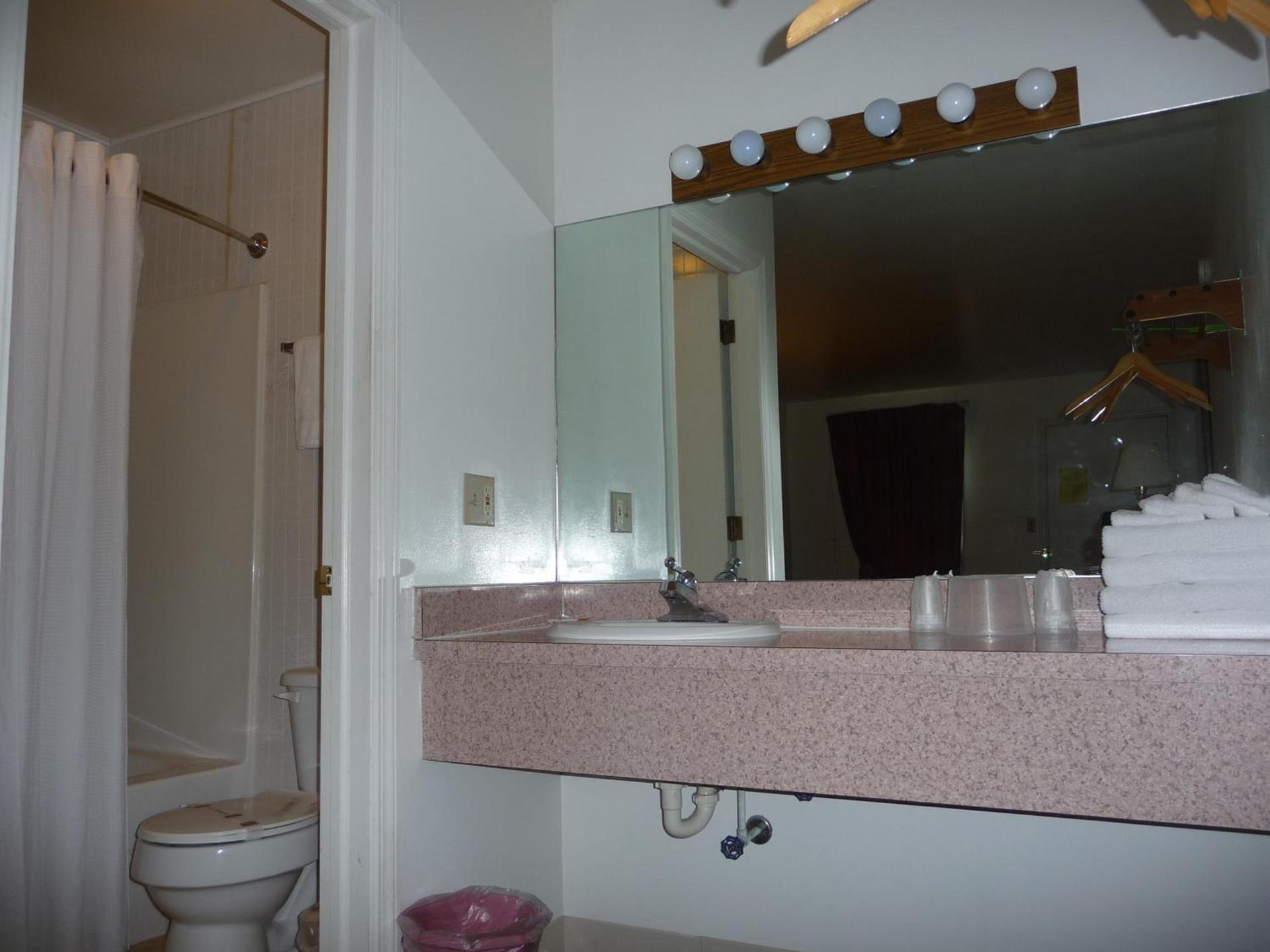 Red Rose Motel photo 9
