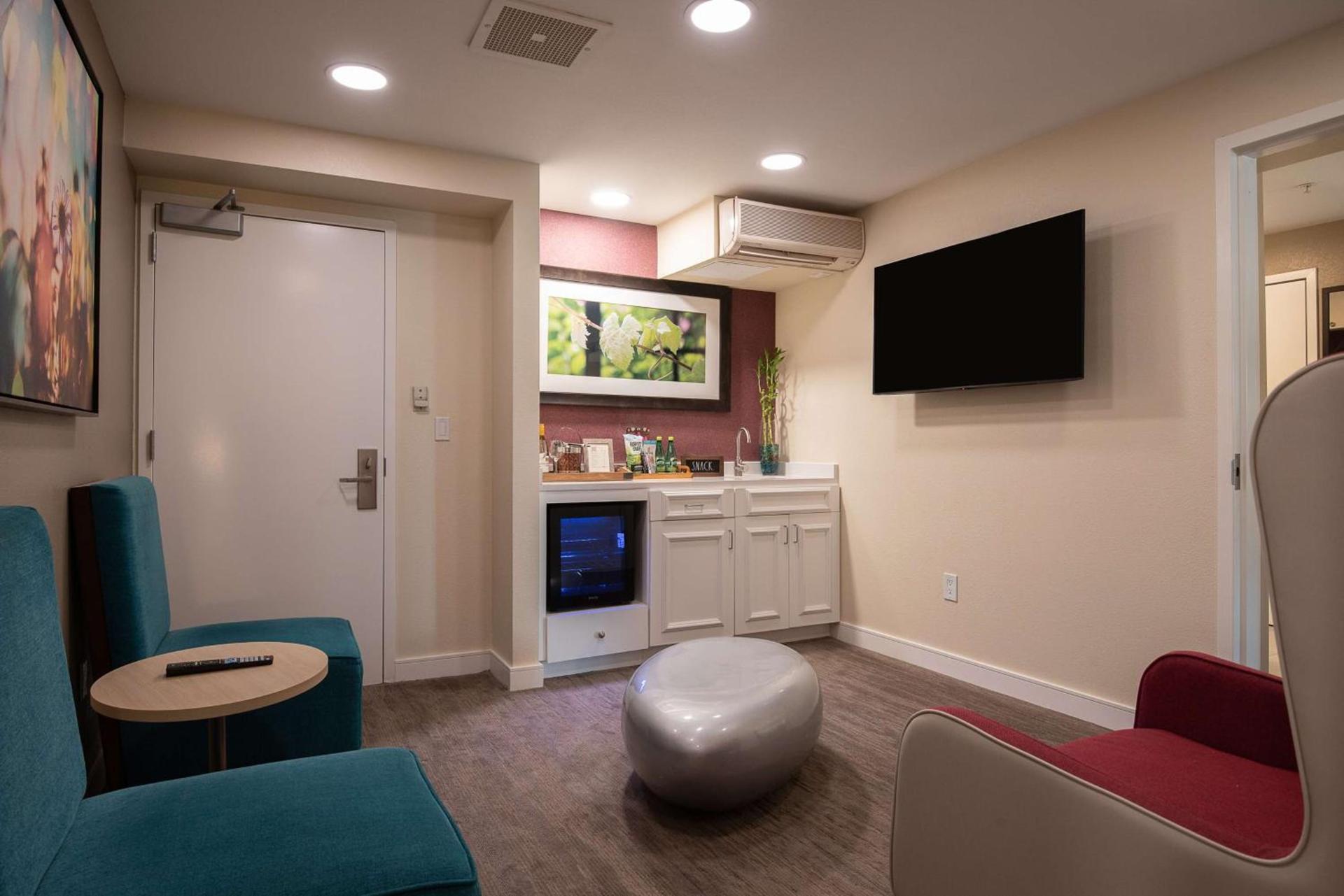 Hilton Garden Inn Calabasas photo 9