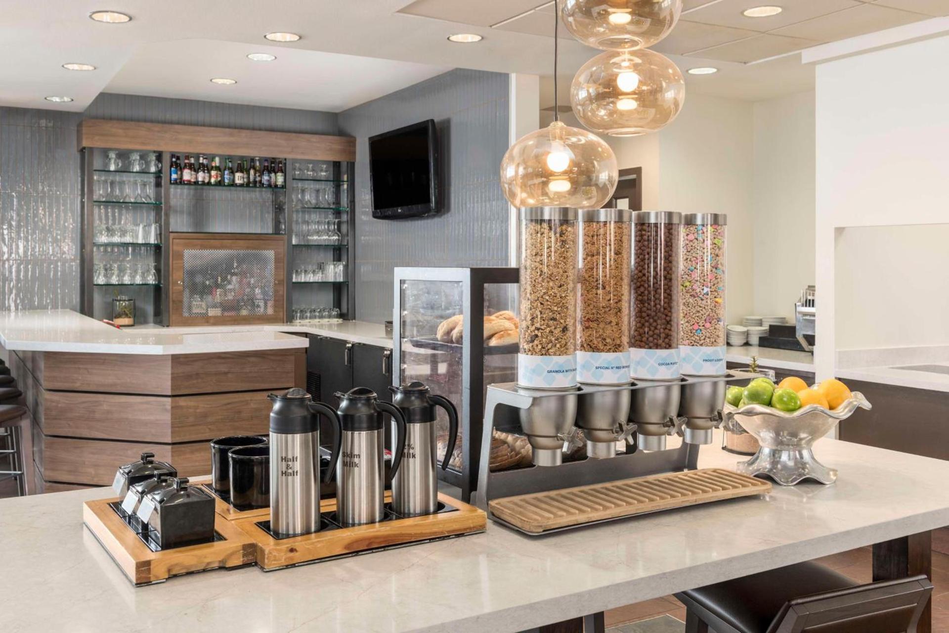 Hilton Garden Inn Scottsdale North/Perimeter Center photo 11