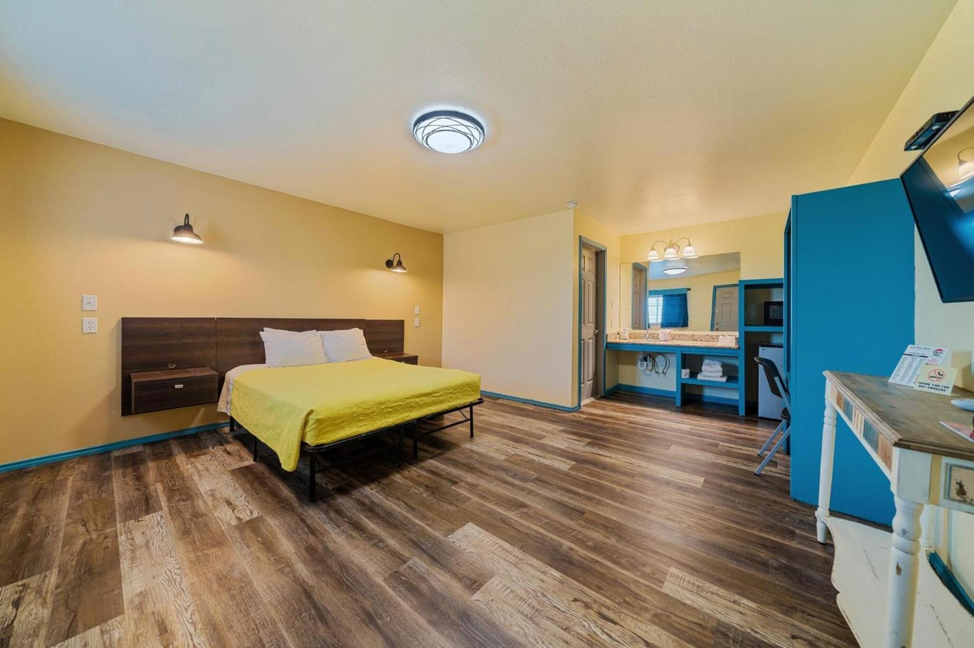 Catalina Motel photo 5