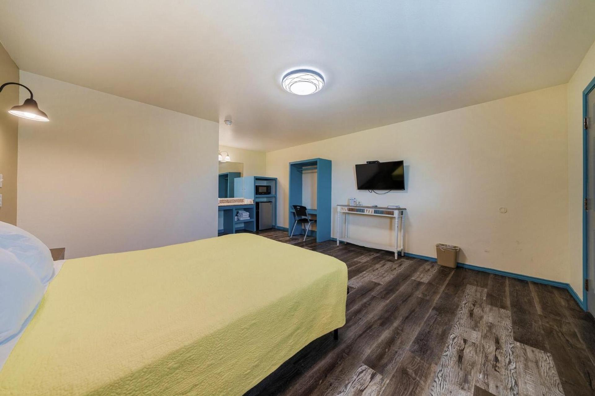 Catalina Motel photo 4
