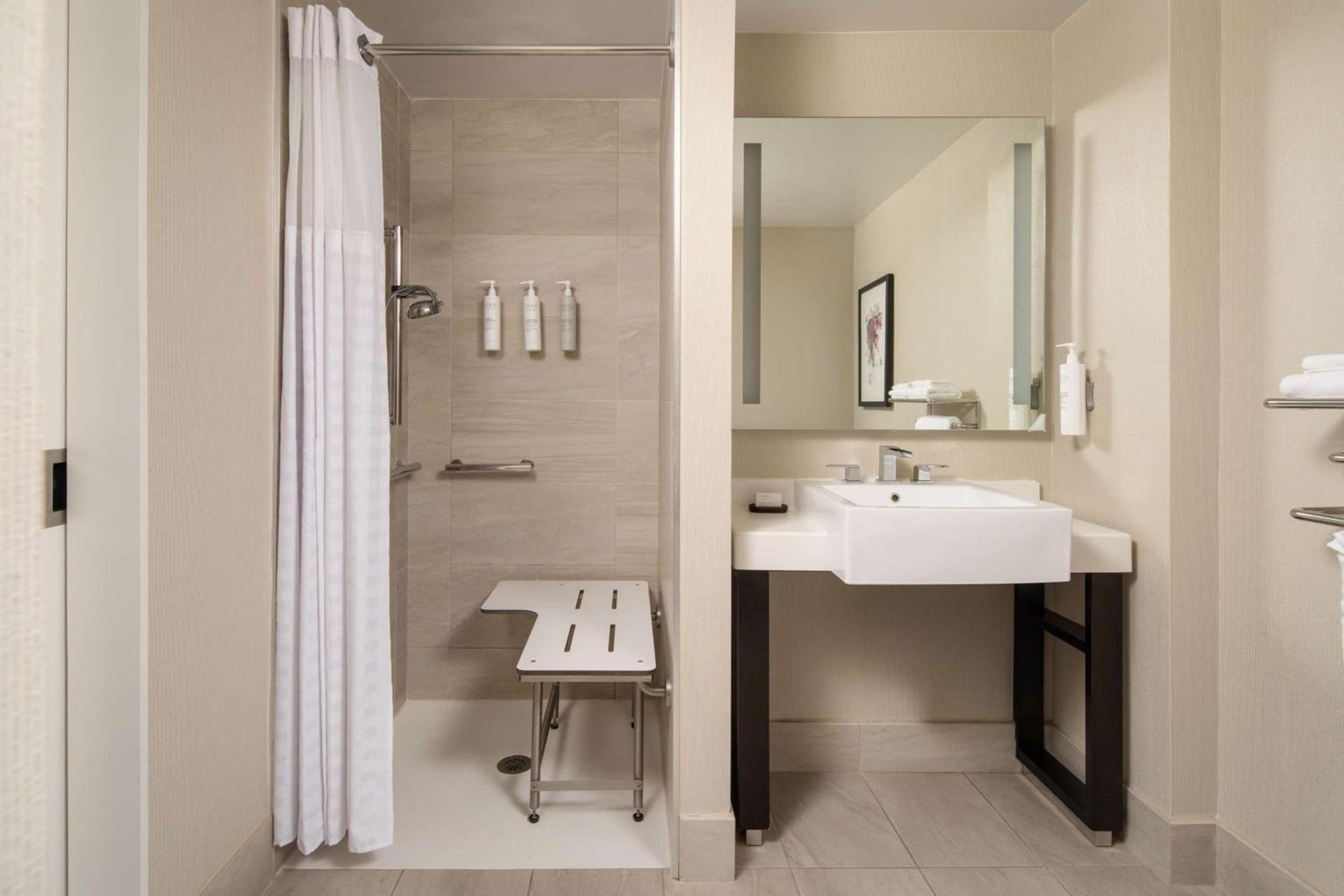 Newly Renovated Embassy Suites By Hilton New York Manhattan Times Square photo 87