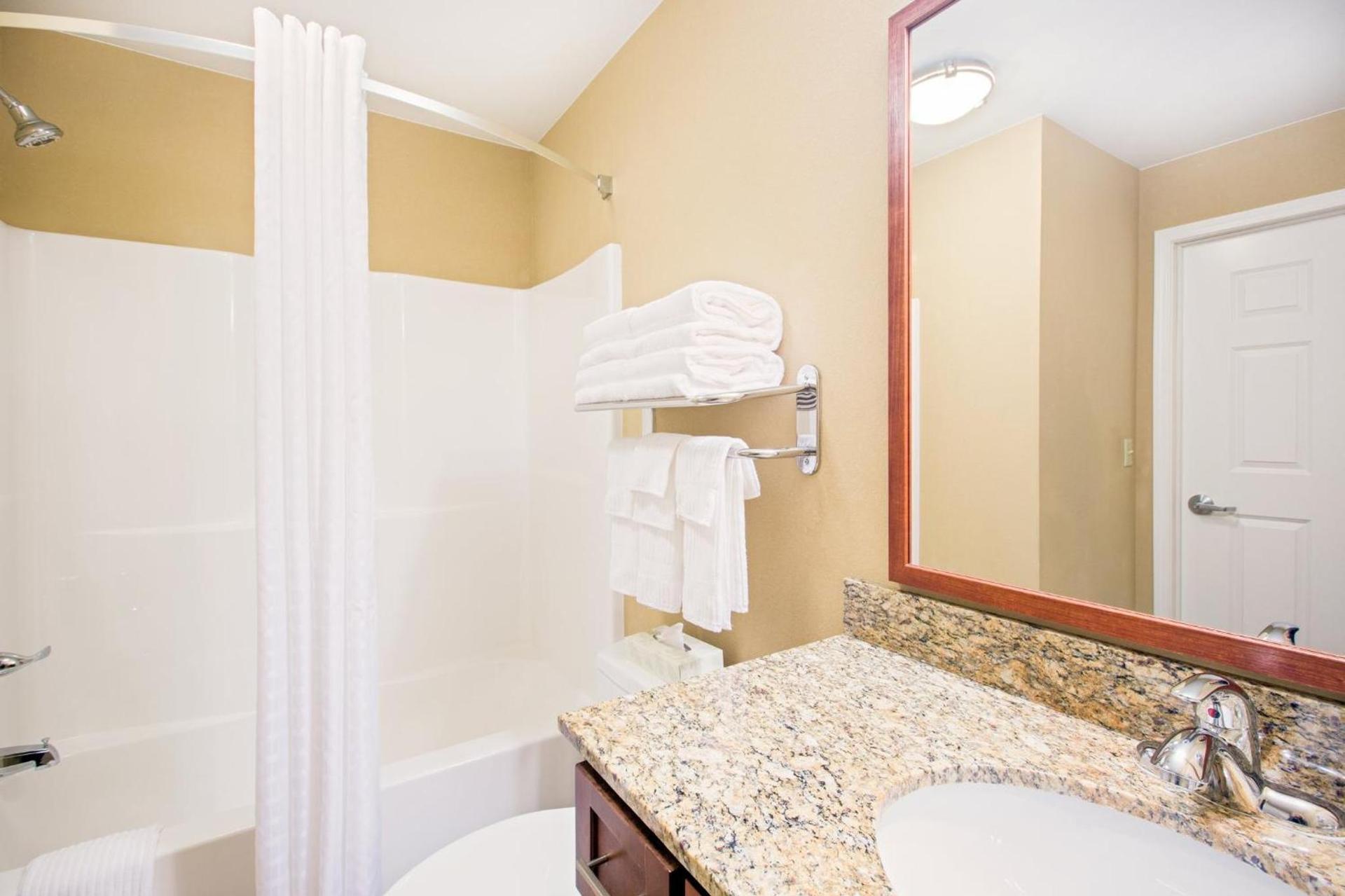 Candlewood Suites Pittsburgh-Cranberry by IHG photo 22
